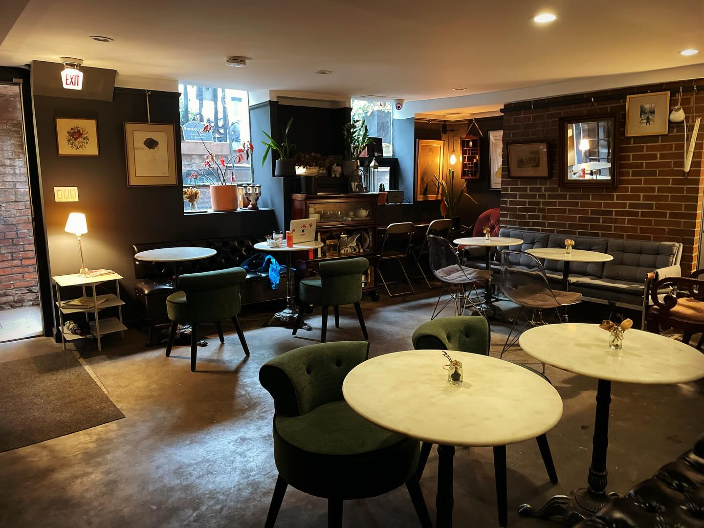 ad hoc collective coffee + shoppe