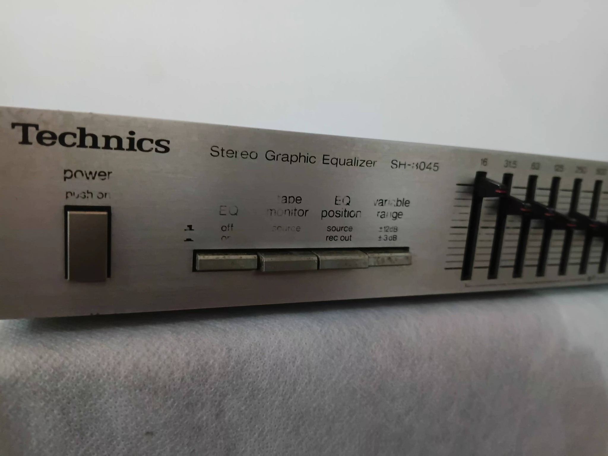 Technics SH-8045 Graphics Equalizer For Sale.. 12+12 Band Standard 