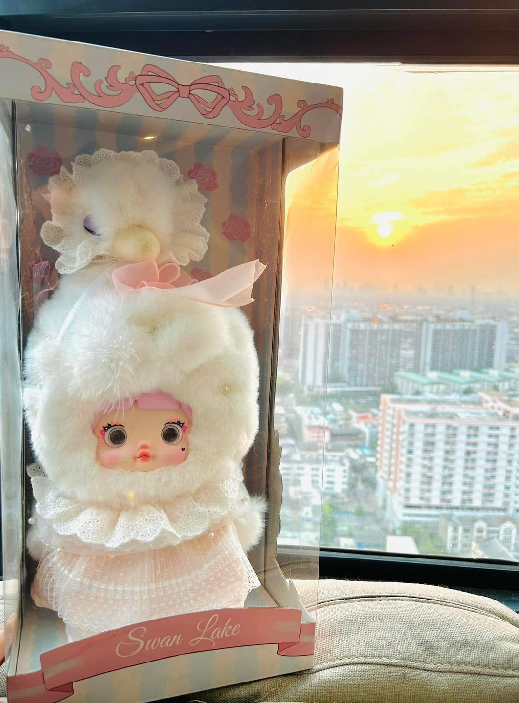 Nommi 400% Swan Lake special edition 😍😍 ဖြူဖွေး