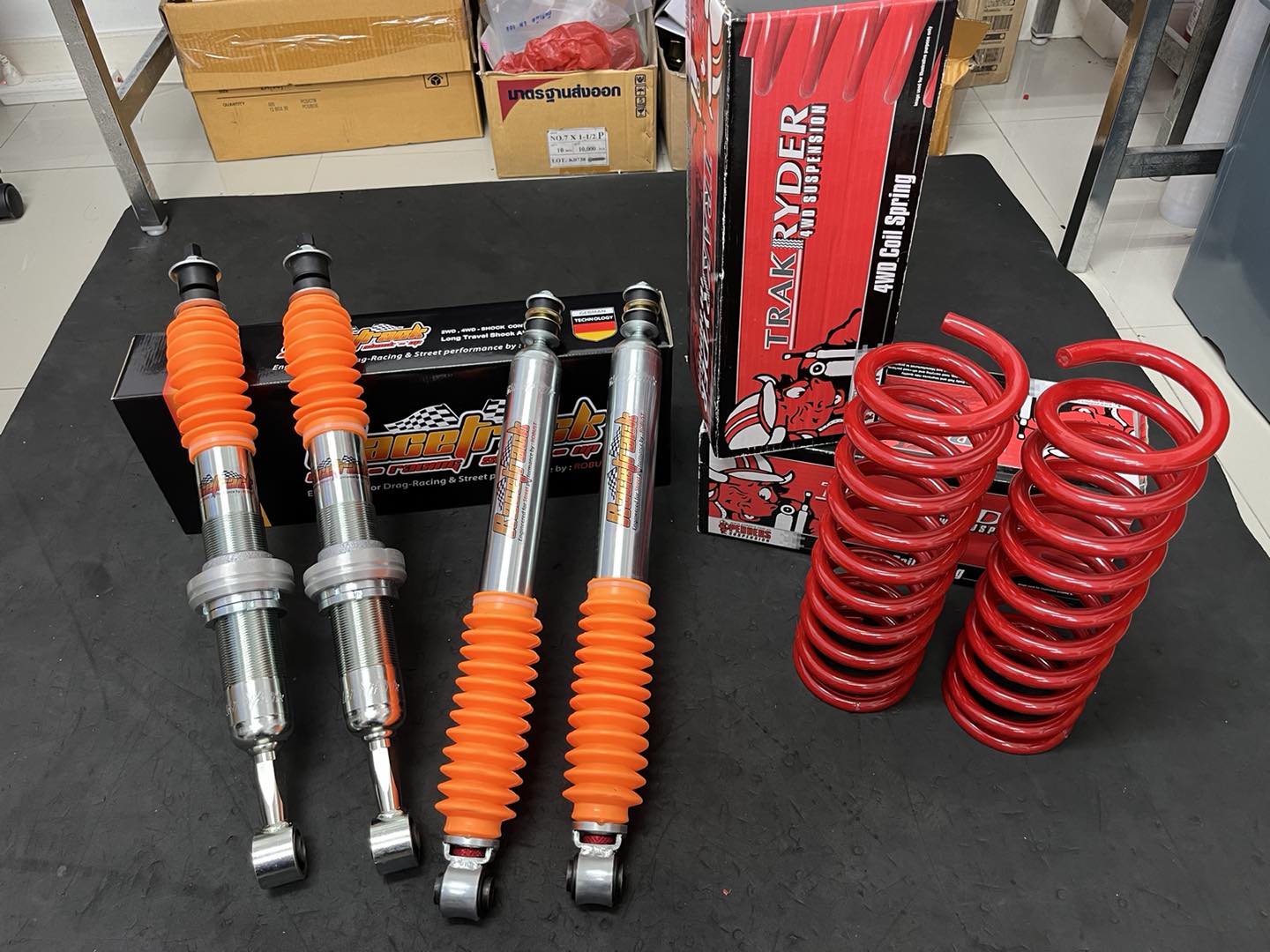 Racetrack_Shock - ISUZU MU-X 2023 โหลด 1.5“ เฟี้ยวๆ... | Facebook