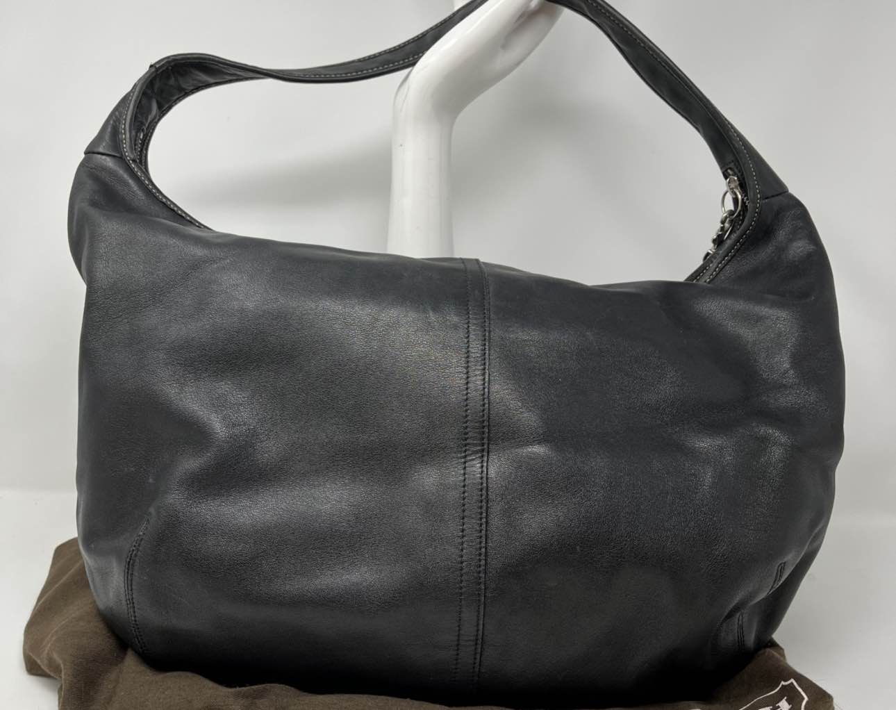 Where can I find a Coach ergo hobo 9223 bag in any color except white?