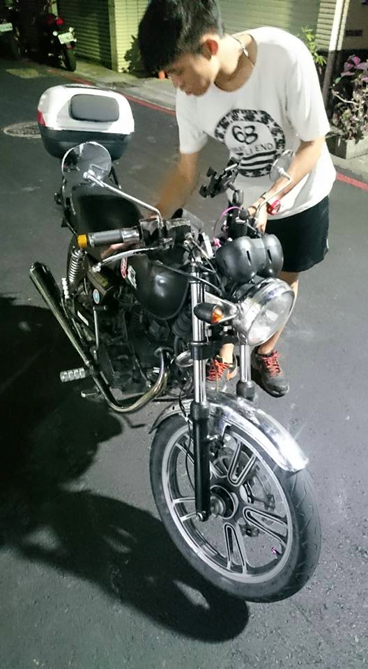 璽車庫車業 噴射雲豹150改裝篇車主有心要改裝陪伴他多年的愛車 拿了自己喜歡的材料要我幫忙改上 Facebook