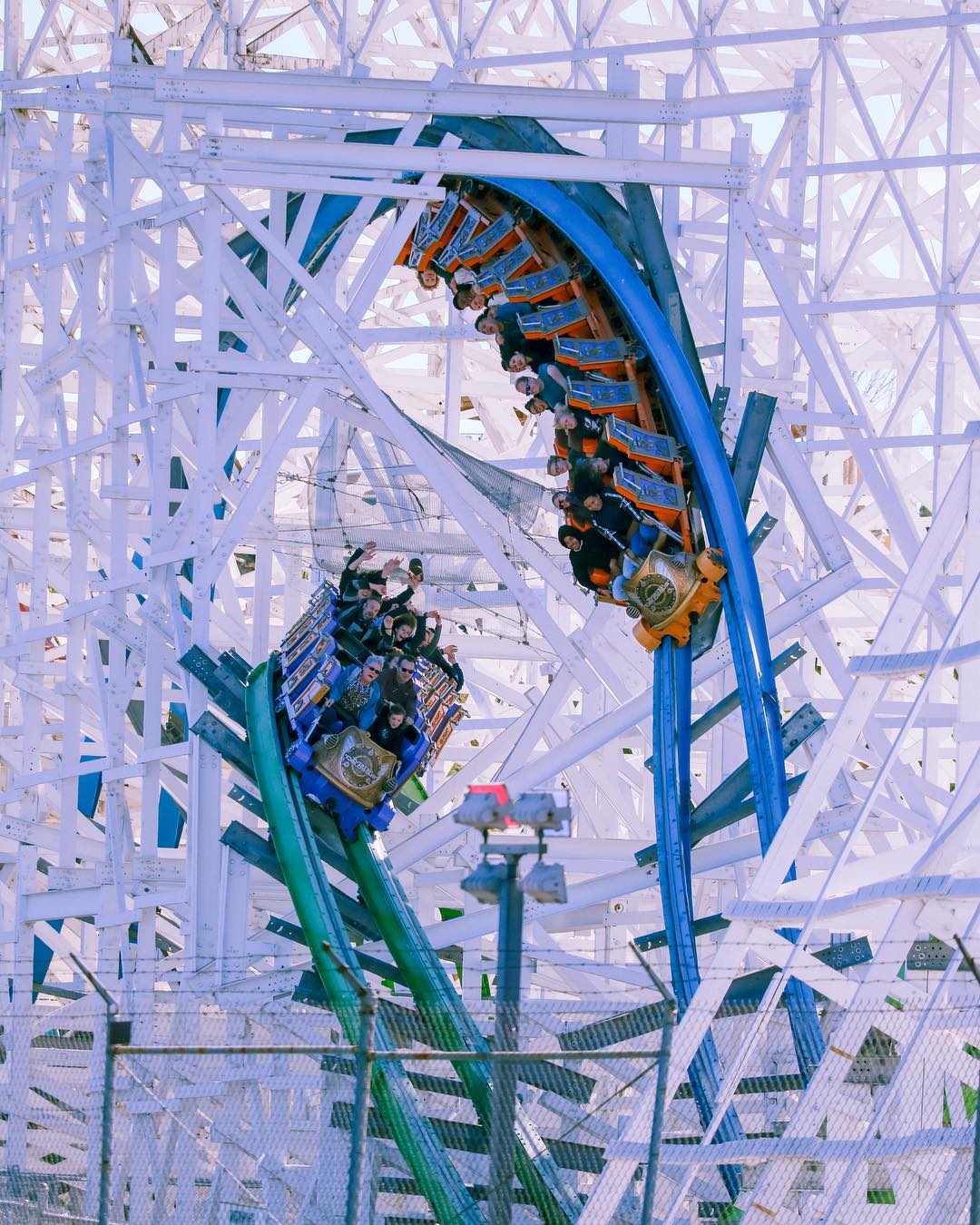 Coaster photography - What’s better than a perfect race? # ...