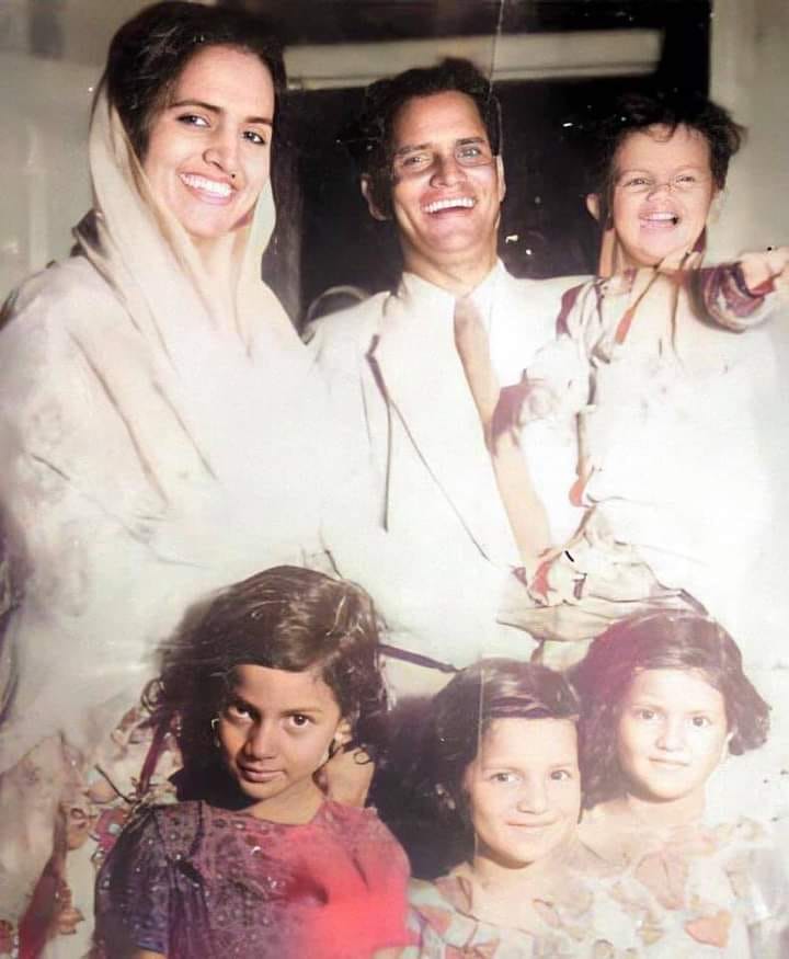 rashid-minhas-a-very-historic-rare-original-coloured-facebook