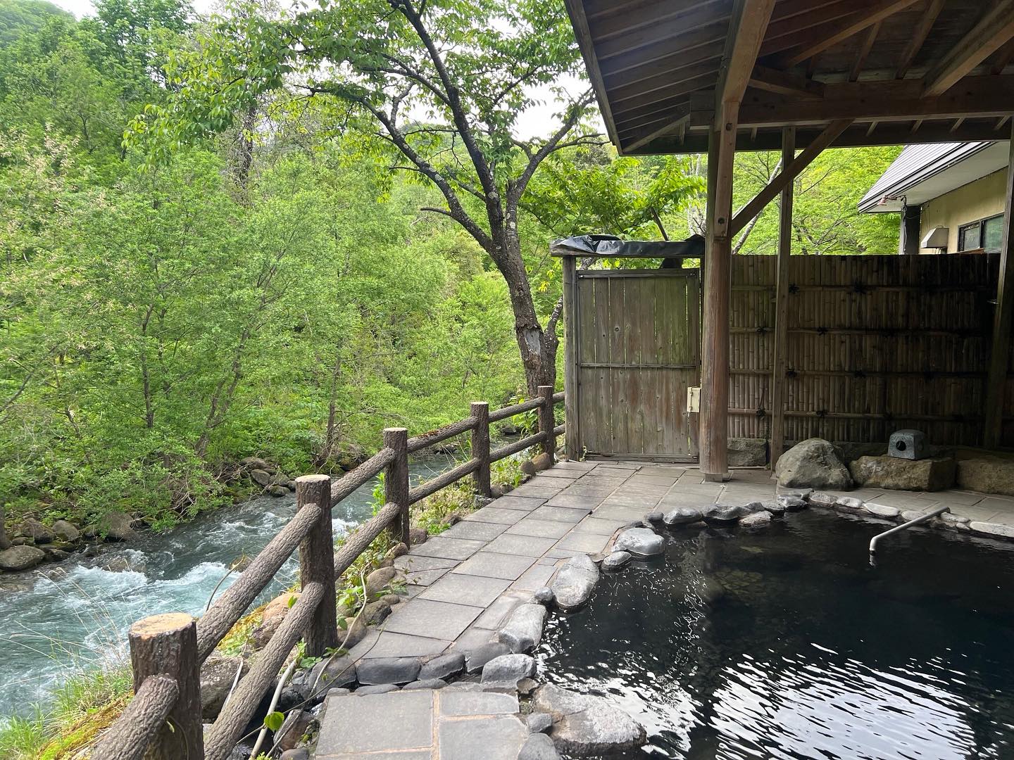 瀬 美 温泉