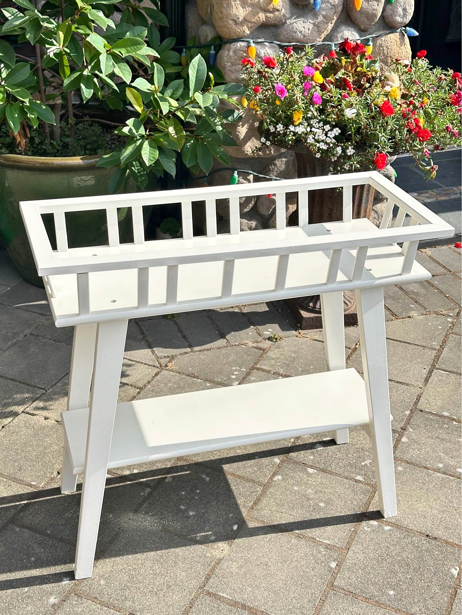 IKEA LANTLIV Plant Stand – White – $35‎‏ - ‏‎Plant Stands‎‏ - ‏فانكوفر‏ | Facebook Marketplace