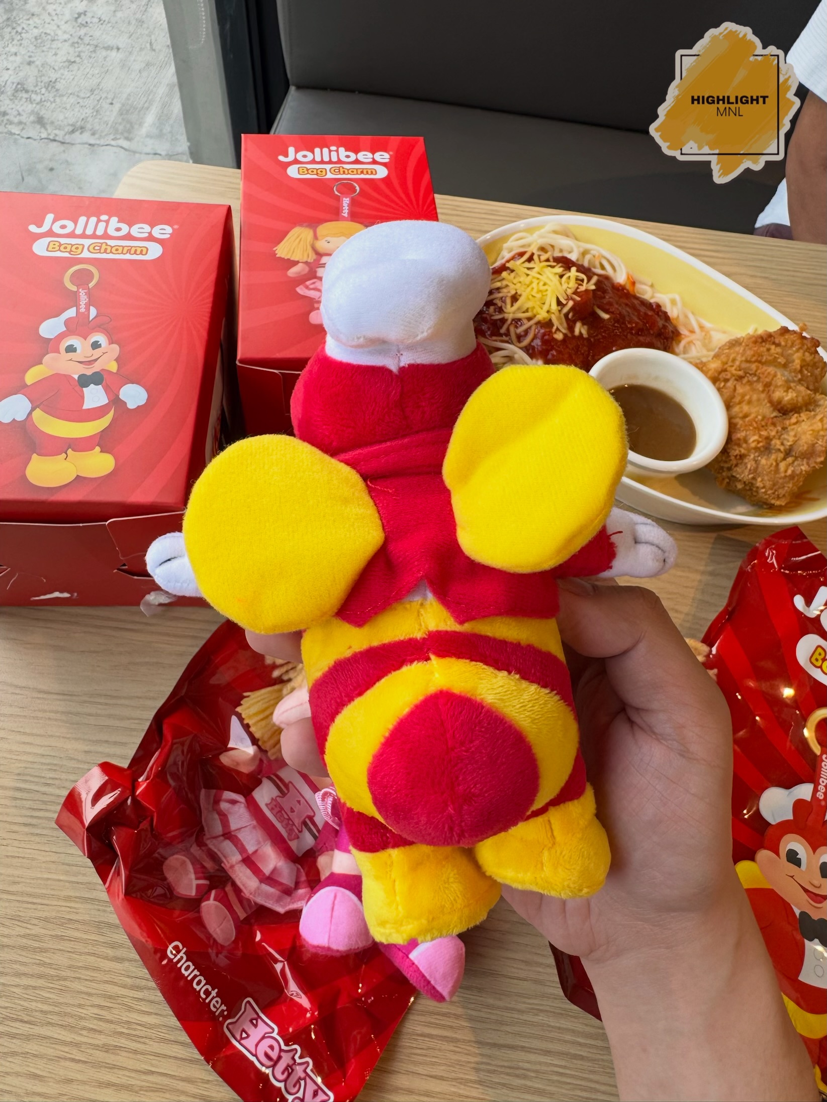 Collection Highlight 💫] Jollibee and Hetty Bag Charms Complete