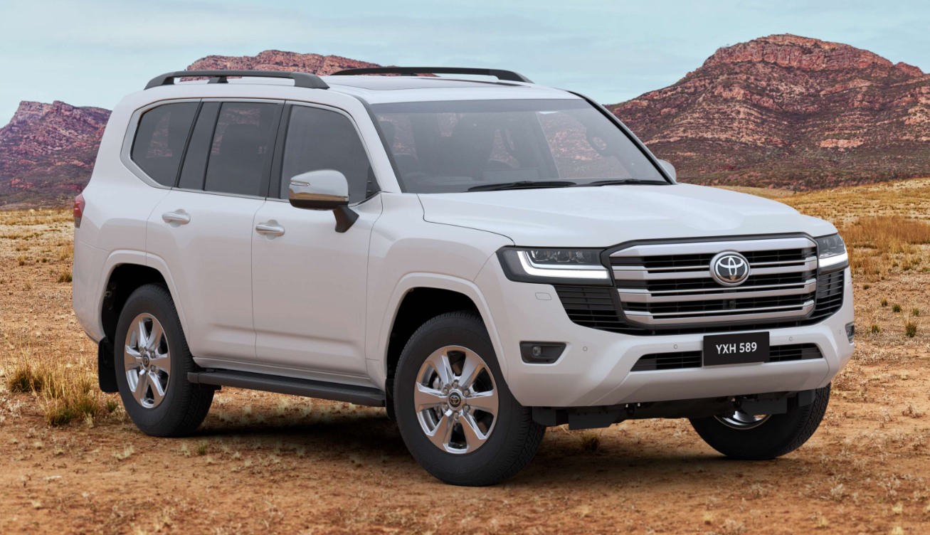 😍 Brand new Toyota LandCruiser 300... - Luff Motors Yass