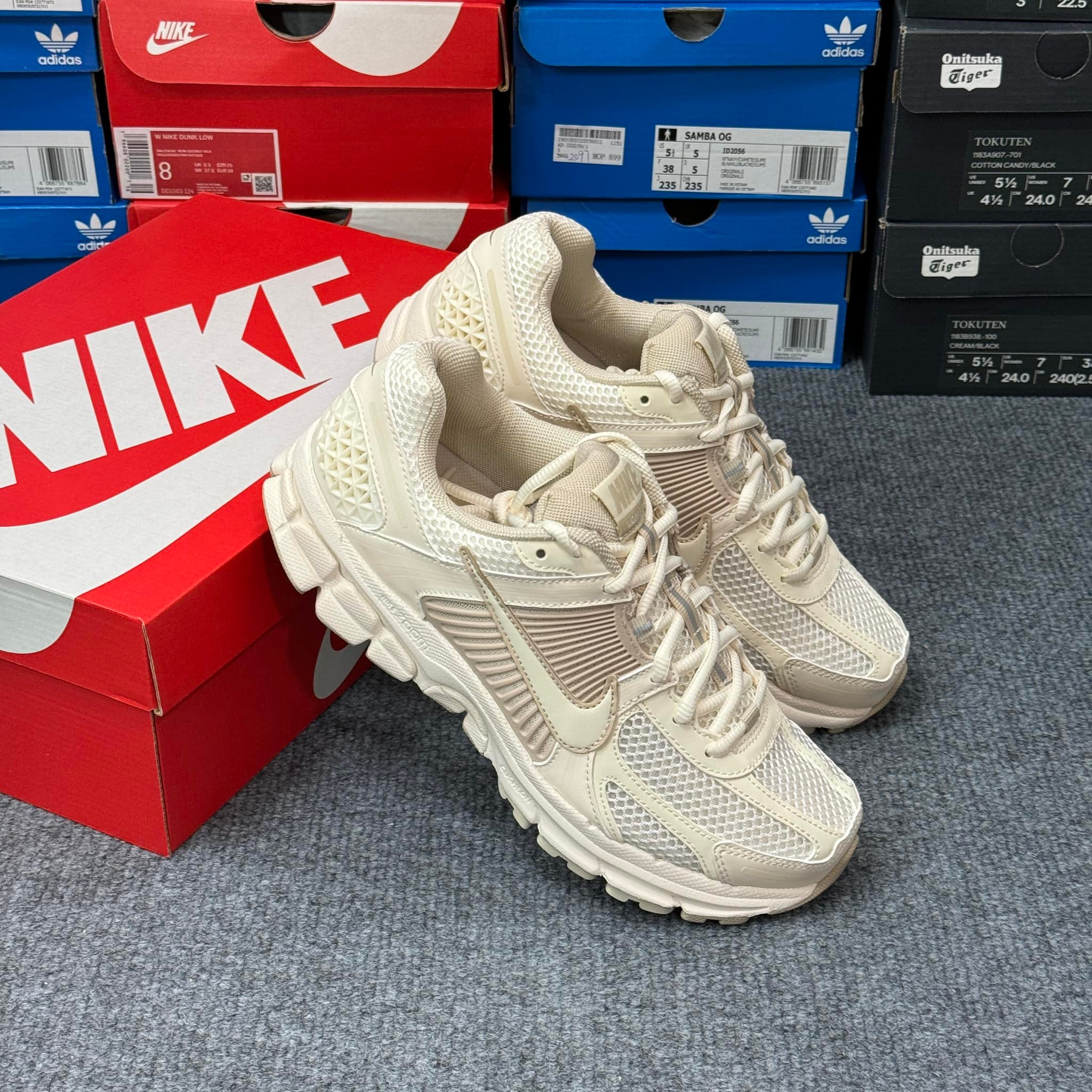 Nike Vomero 5 