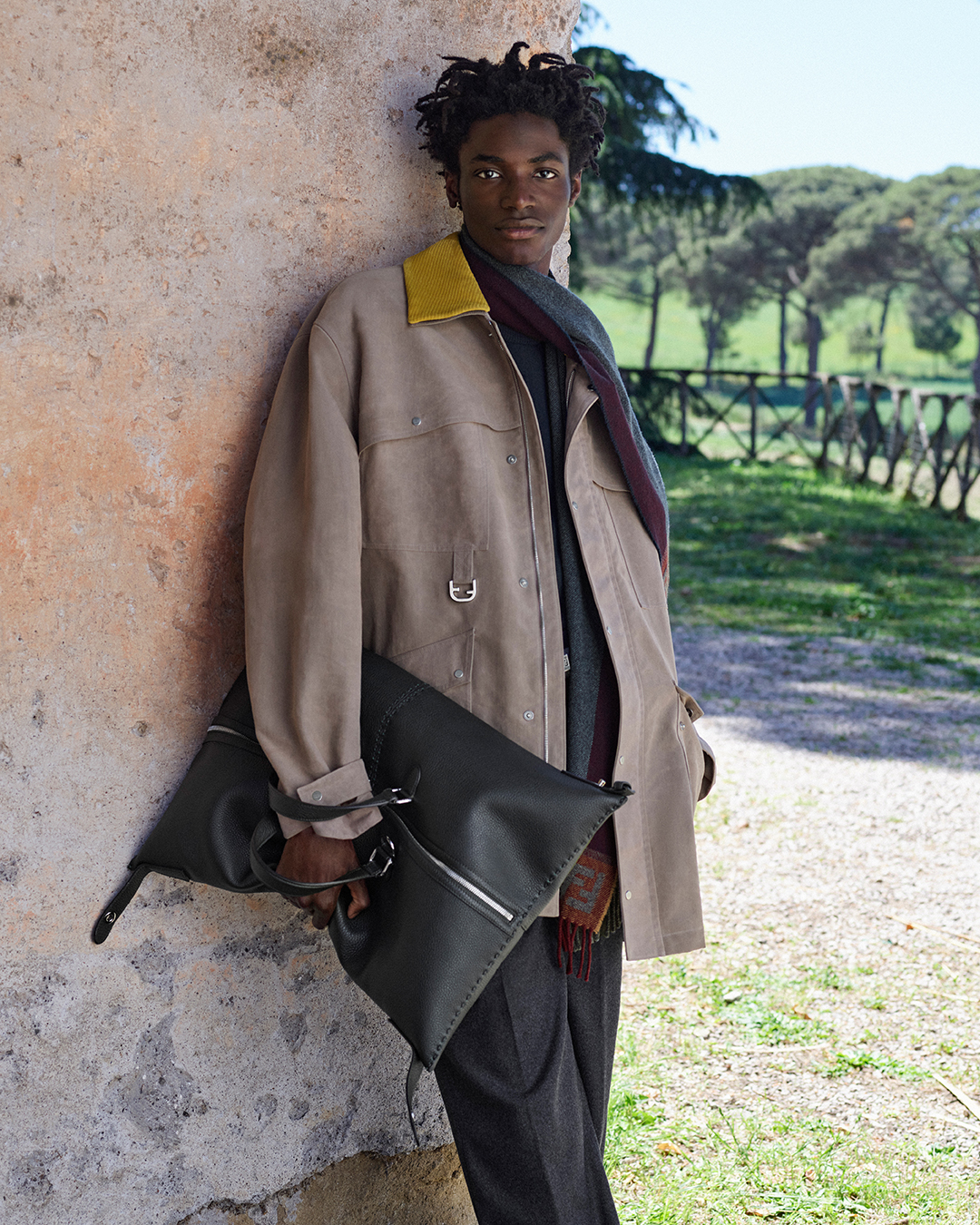 Practical, playful. An expression of the Maison's duality is found