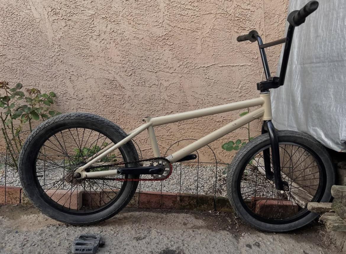 Mike Aitken Fitbikeco model for casual BMX rides