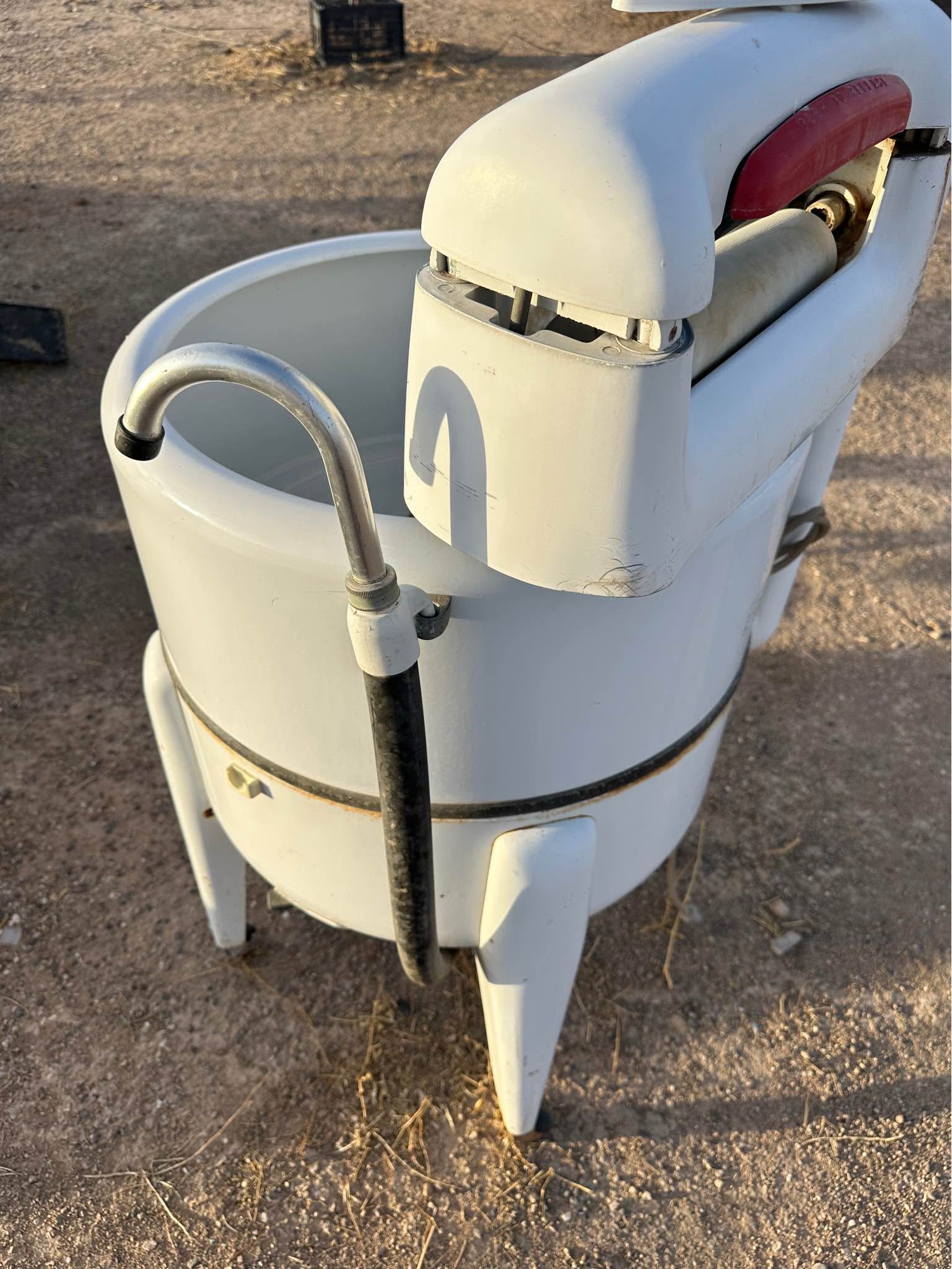 Vintage Maytag wringer ringer washer WASHING MACHINE 1960's N model ...