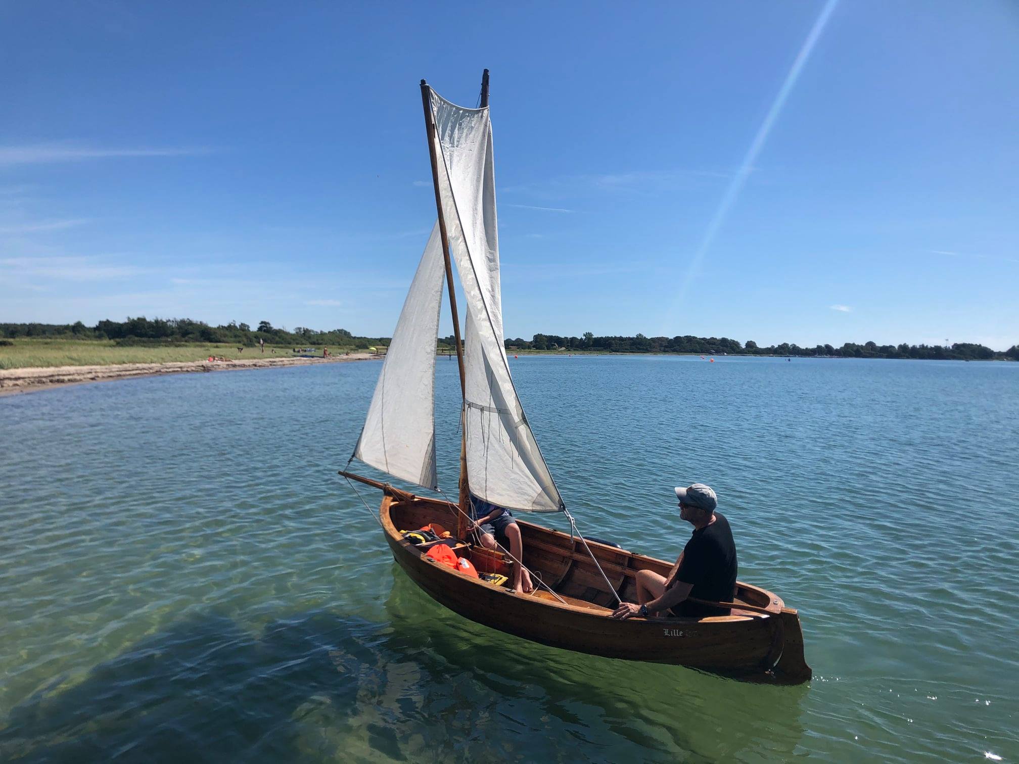 Føns Vig Jollehavn - 💦 Så spules der 💦 Formand Ib Jensen spuler ...