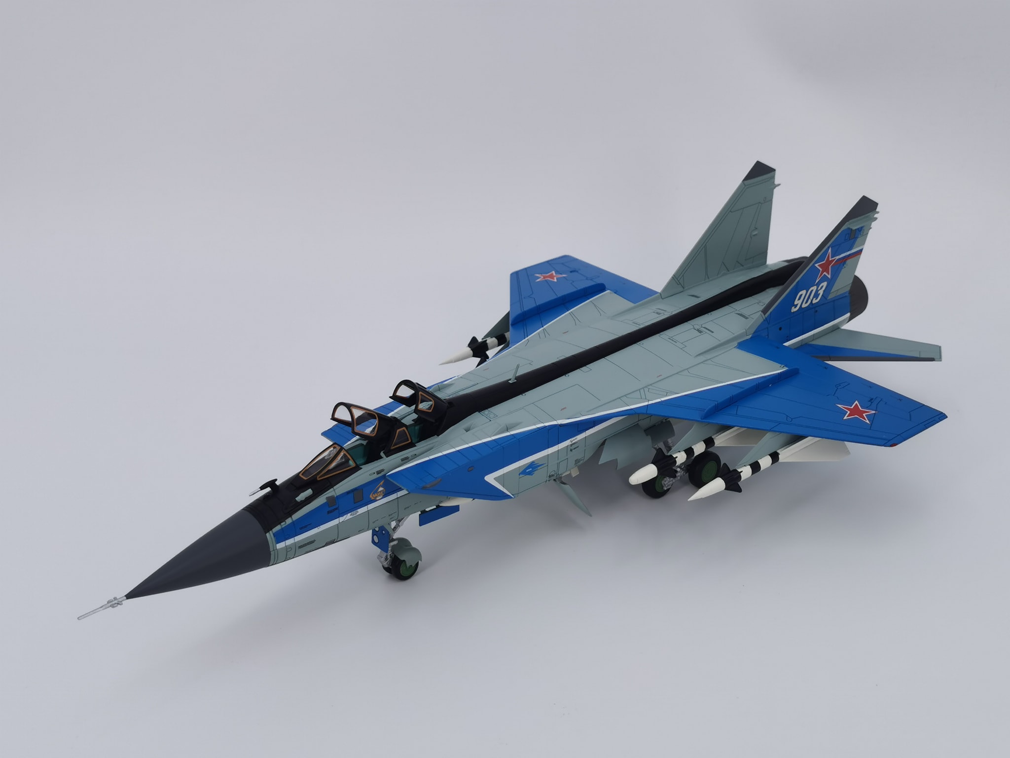 Mig-31 metal tin box art from Calibre Wings