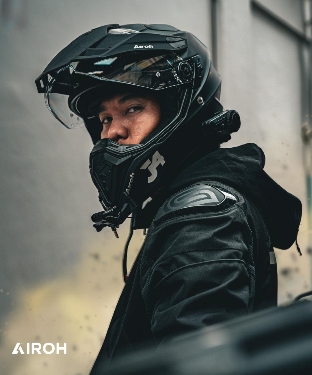 airoh adv helmet COMMANDER 2 SOLIDS  USA Airoh Commander 2 Mavick Helmet The Airoh Commander 2 Helmet embodies the pinnacle of adventure riding gear with its cutting edge design and superior protective features Airoh Commander 2 Helmet Review