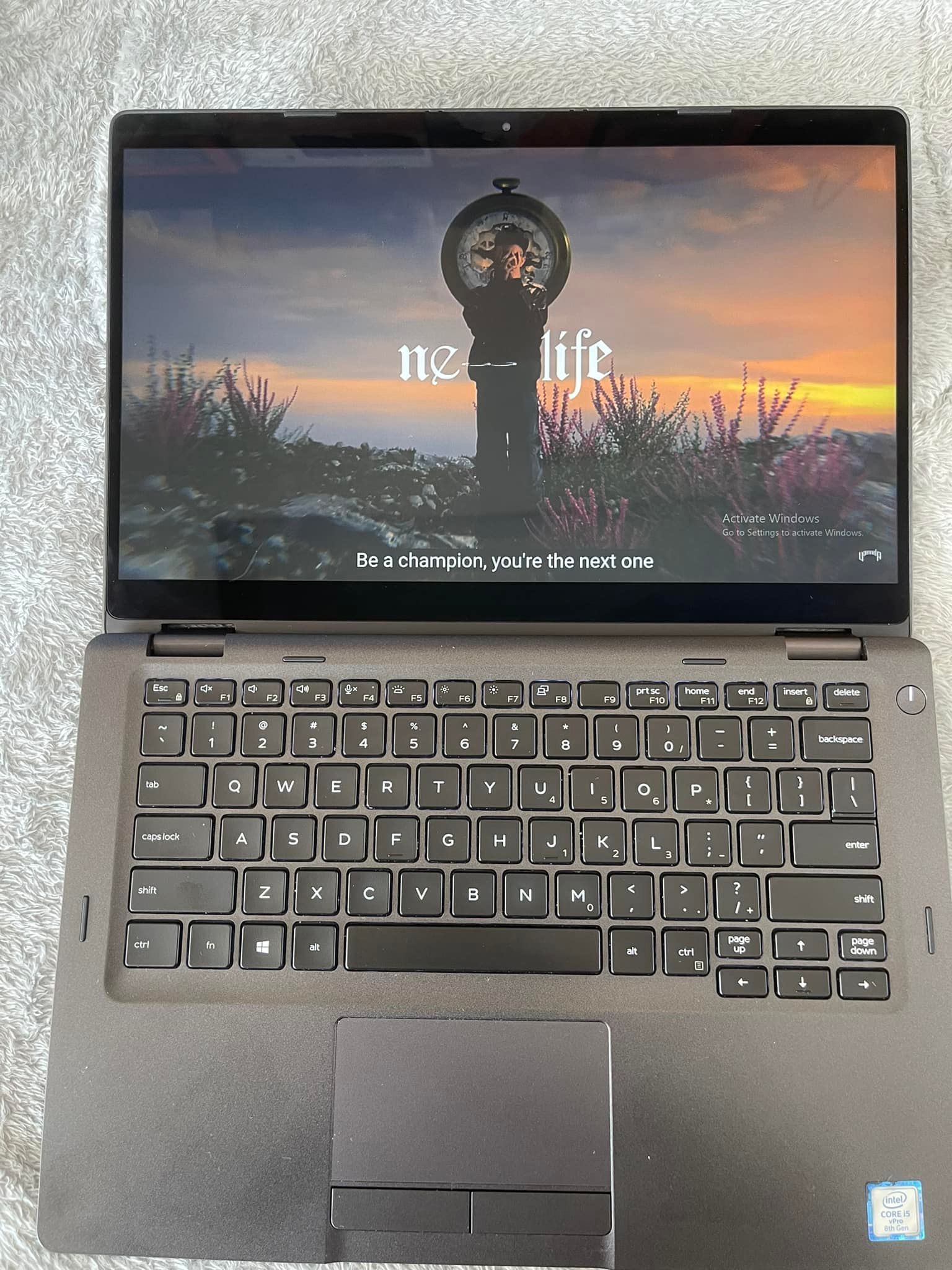 Laptop dell latitude 5300 2 in one CPU : core i5gen8 Ram: 16GB M2