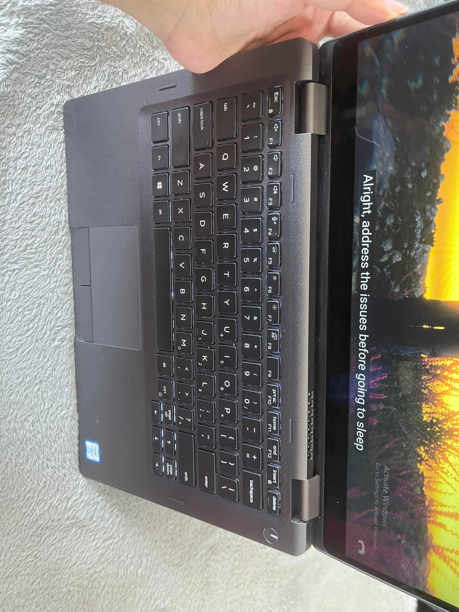 Laptop dell latitude 5300 2 in one CPU : core i5gen8 Ram: 16GB M2