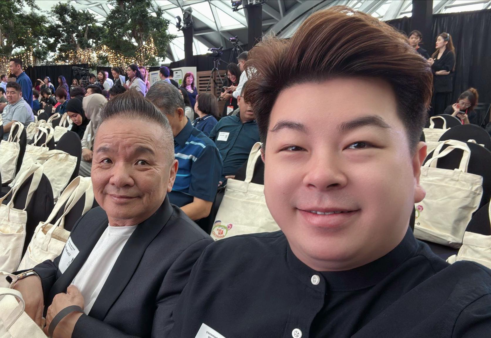 张雄 Zhang Xiong
