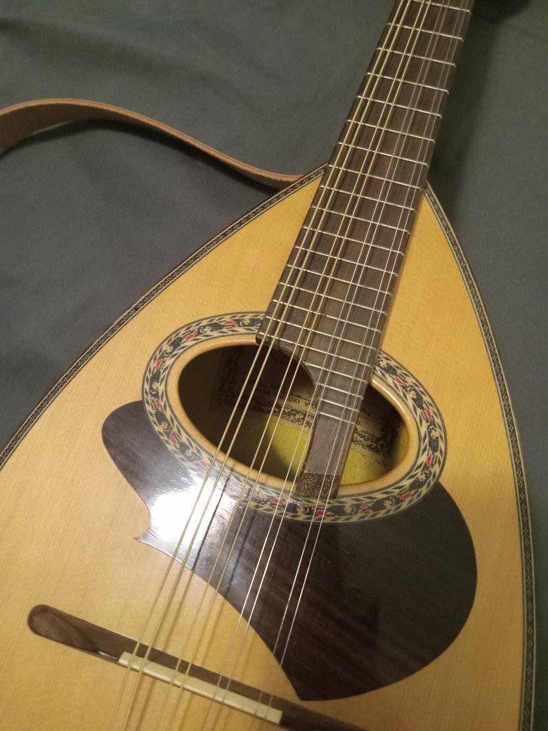 Mint condition Kiso-Suzuki model 200 mandolin found