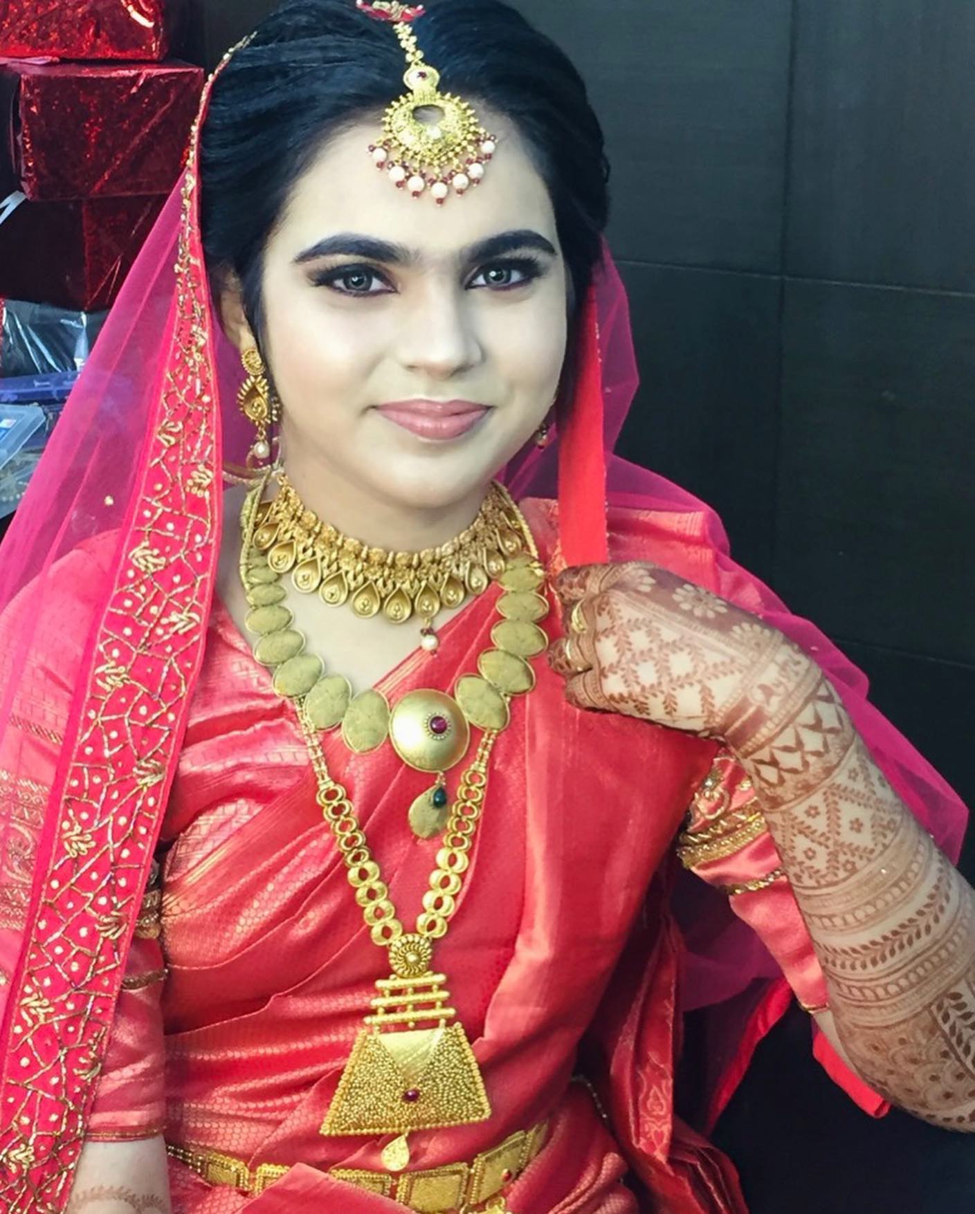 Henna makeup... - Henna makeup studio,spa and salon