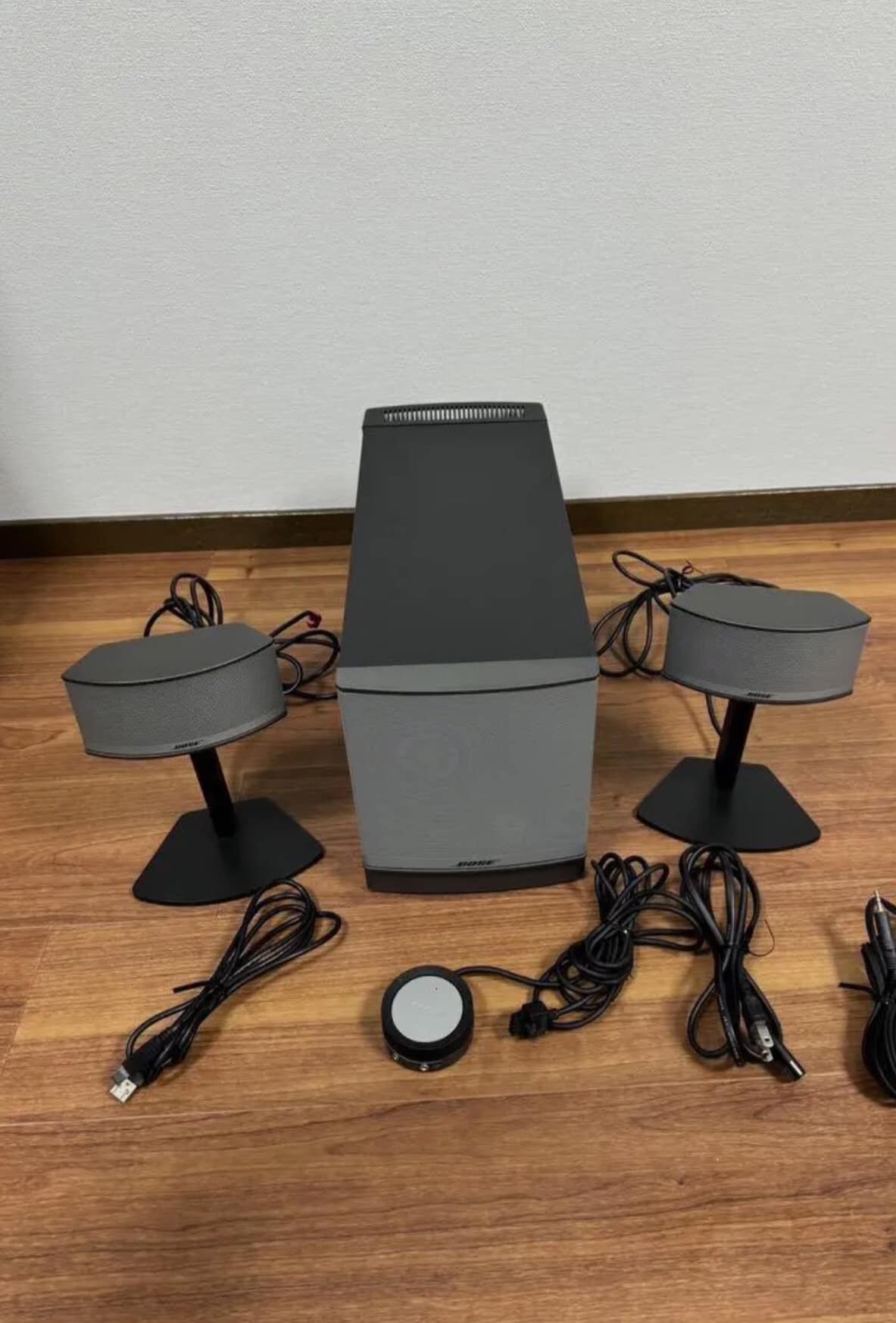 Bose companion 5 speaker system Highlights Two Small Speakers