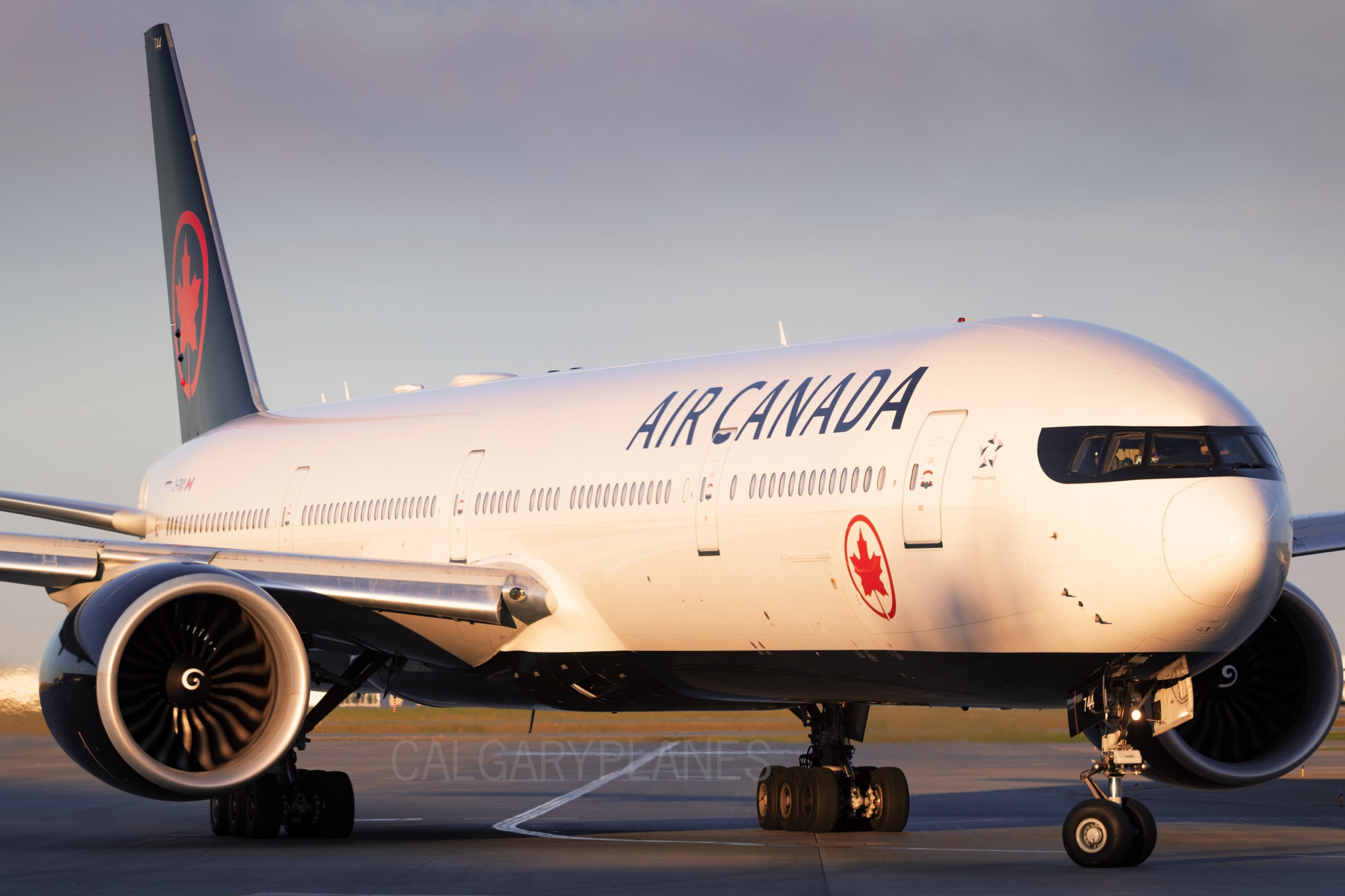 Calgary Planes - The mighty 777-300ER stopped by to...