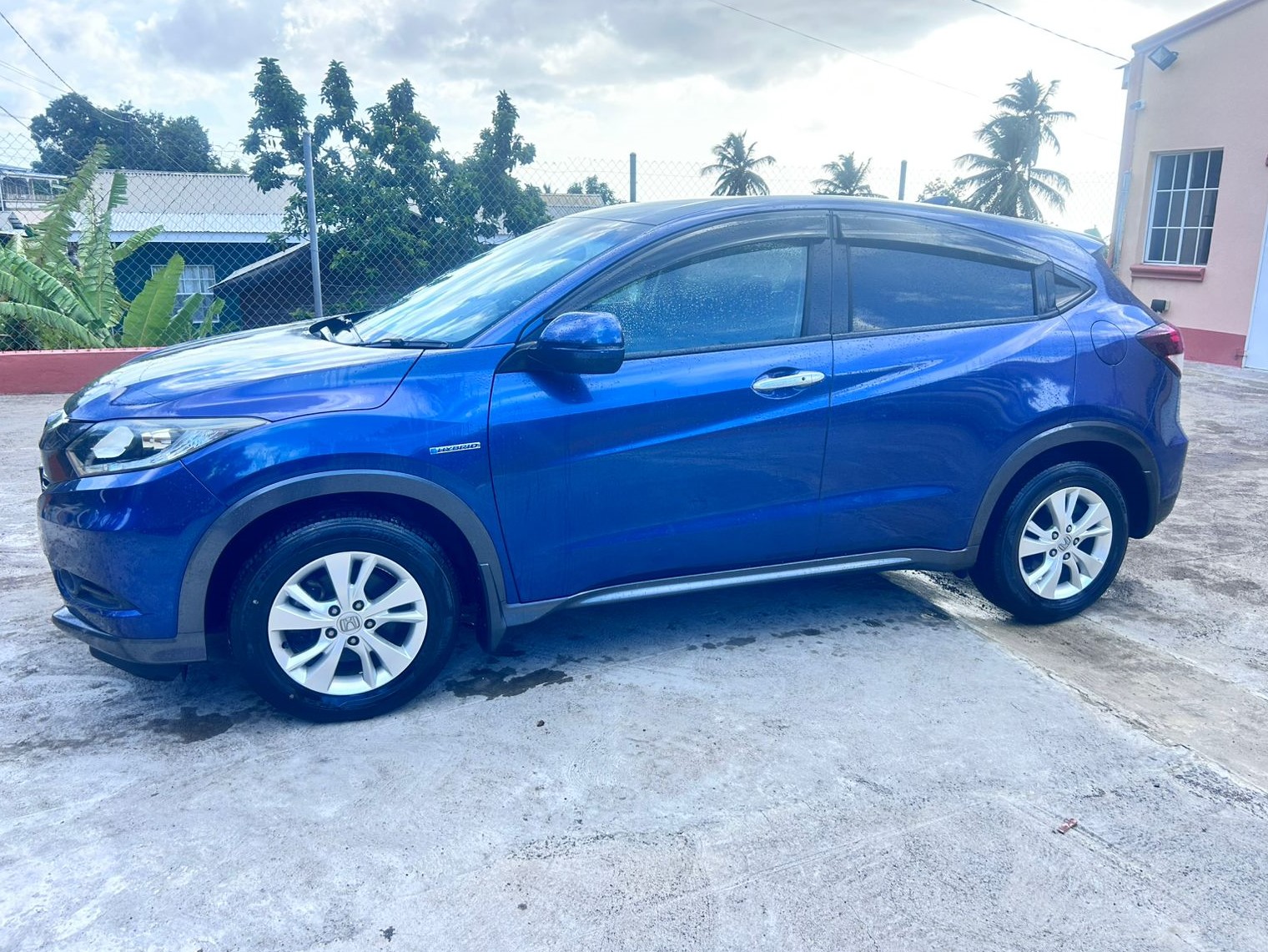 Honda Vezel $43,000 2016 74041 km Blue Auto/A/C/Press start/Hybrid