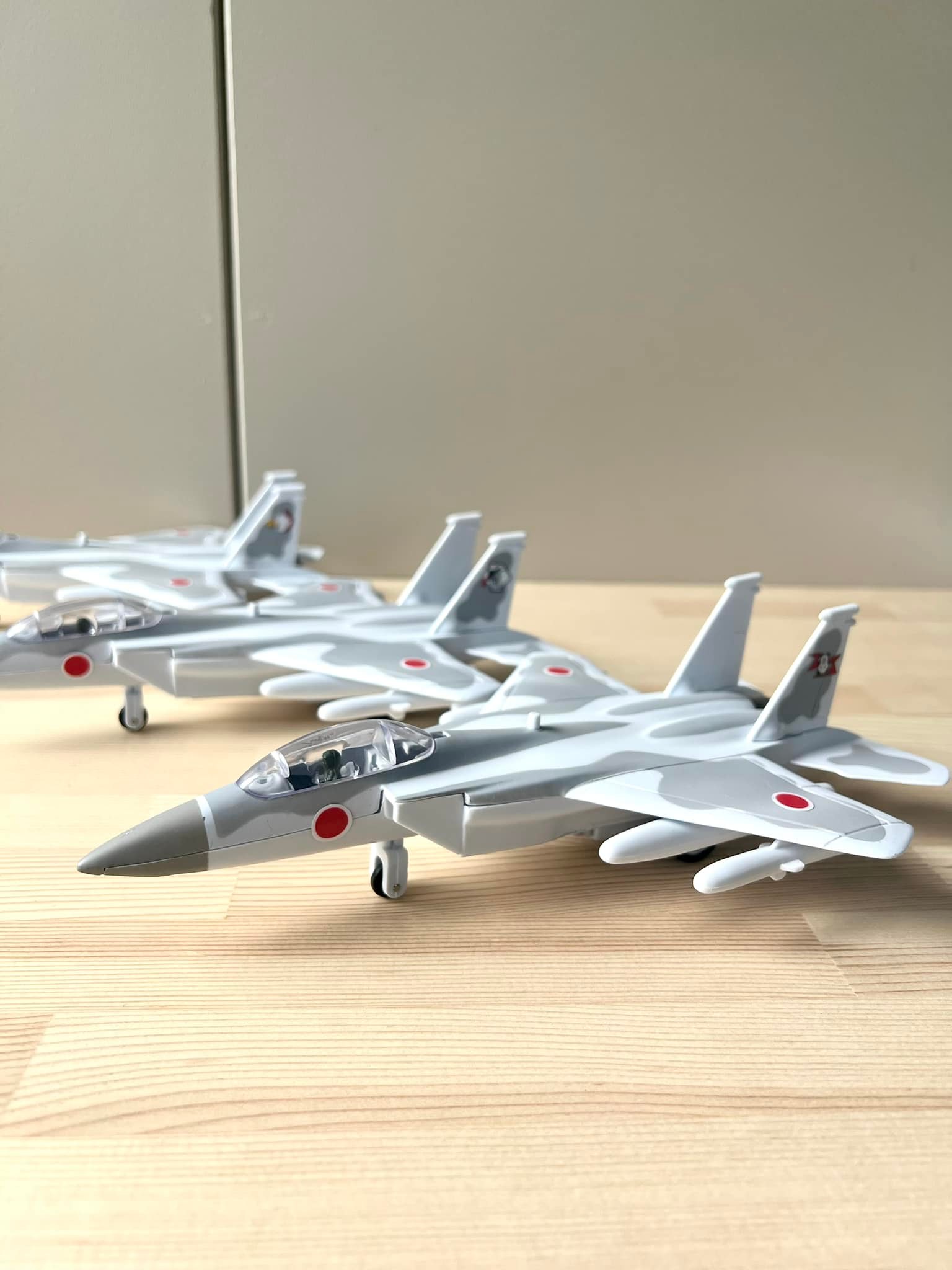 自衛隊グッズれんがはうすさんからF-15ダイキャストプルバックが入荷 