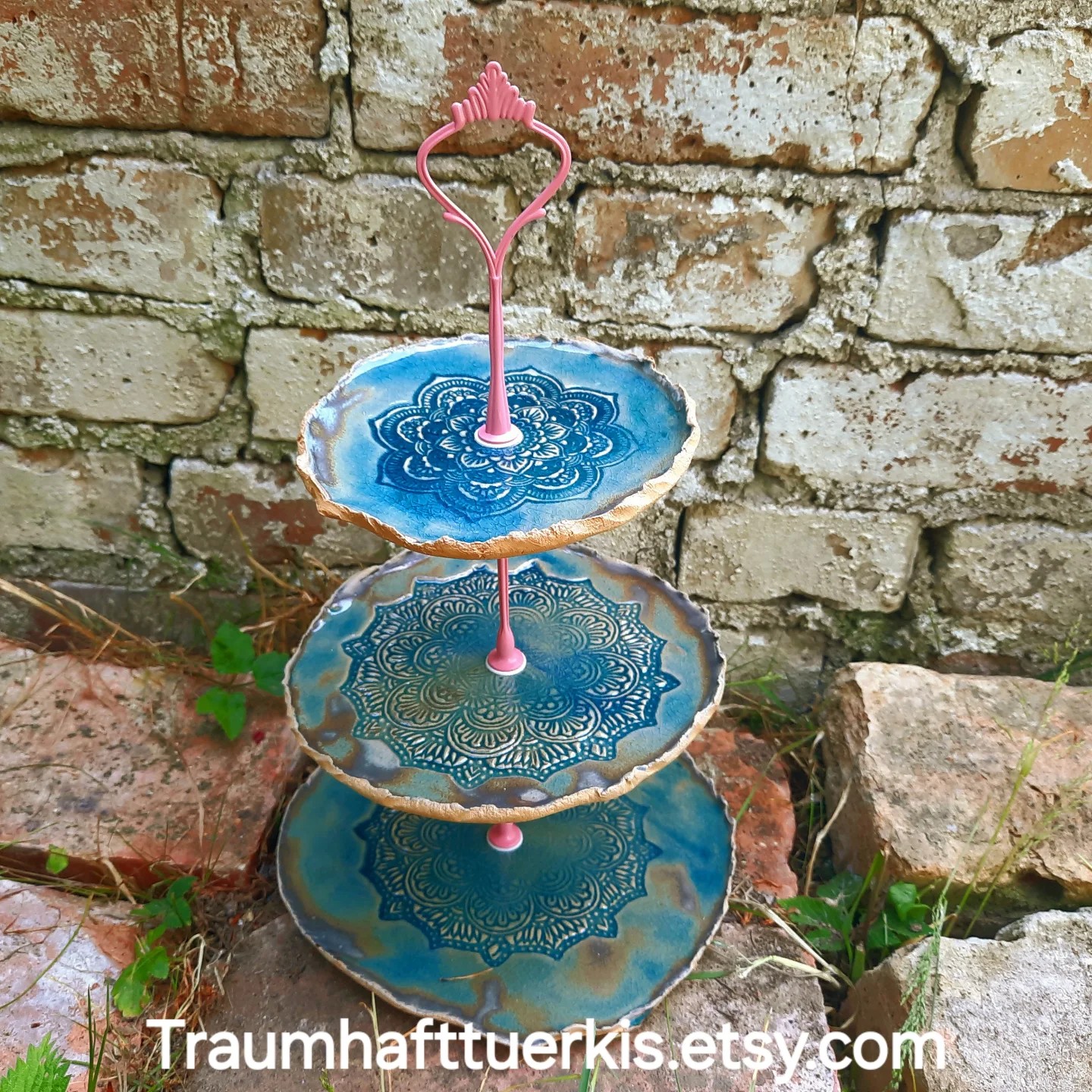 Etagere handmade with love Zu bekommen in meinem Etsyshop Traumhafttuerkis.etsy.com #weihnachtsgeschenke #Etagere #handmade #ceramics #Unikate #plätzchenteller #frühstücksetagere #türkis #wieims