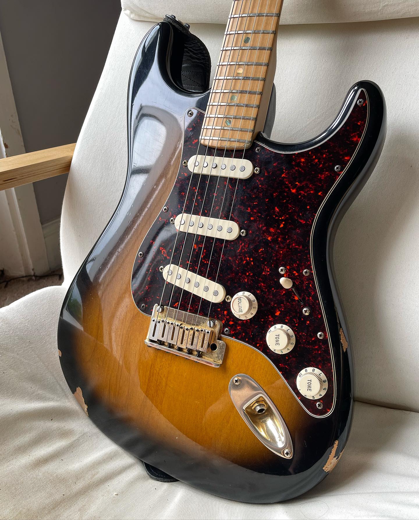 Fontaine Guitars - HAPPY STRATURDAY ? JB