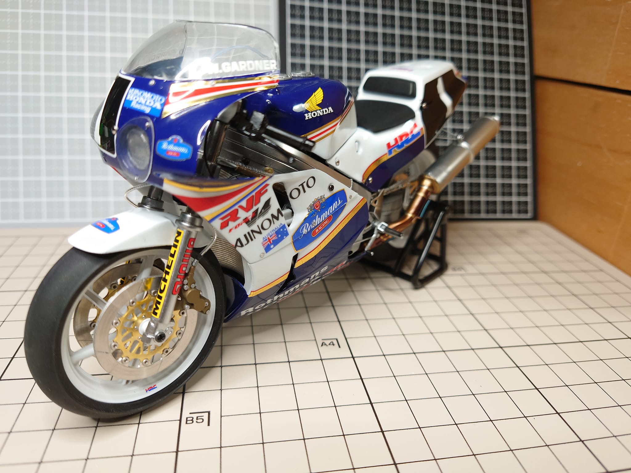 Tamiya 1/12 Honda VFR750R Modification with Hobby Design Detail Up Set