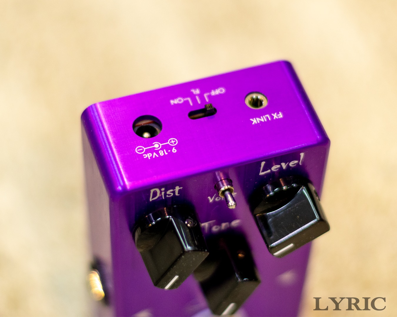 The Suhr Riot isn't just a pretty face; it's built to last. Its