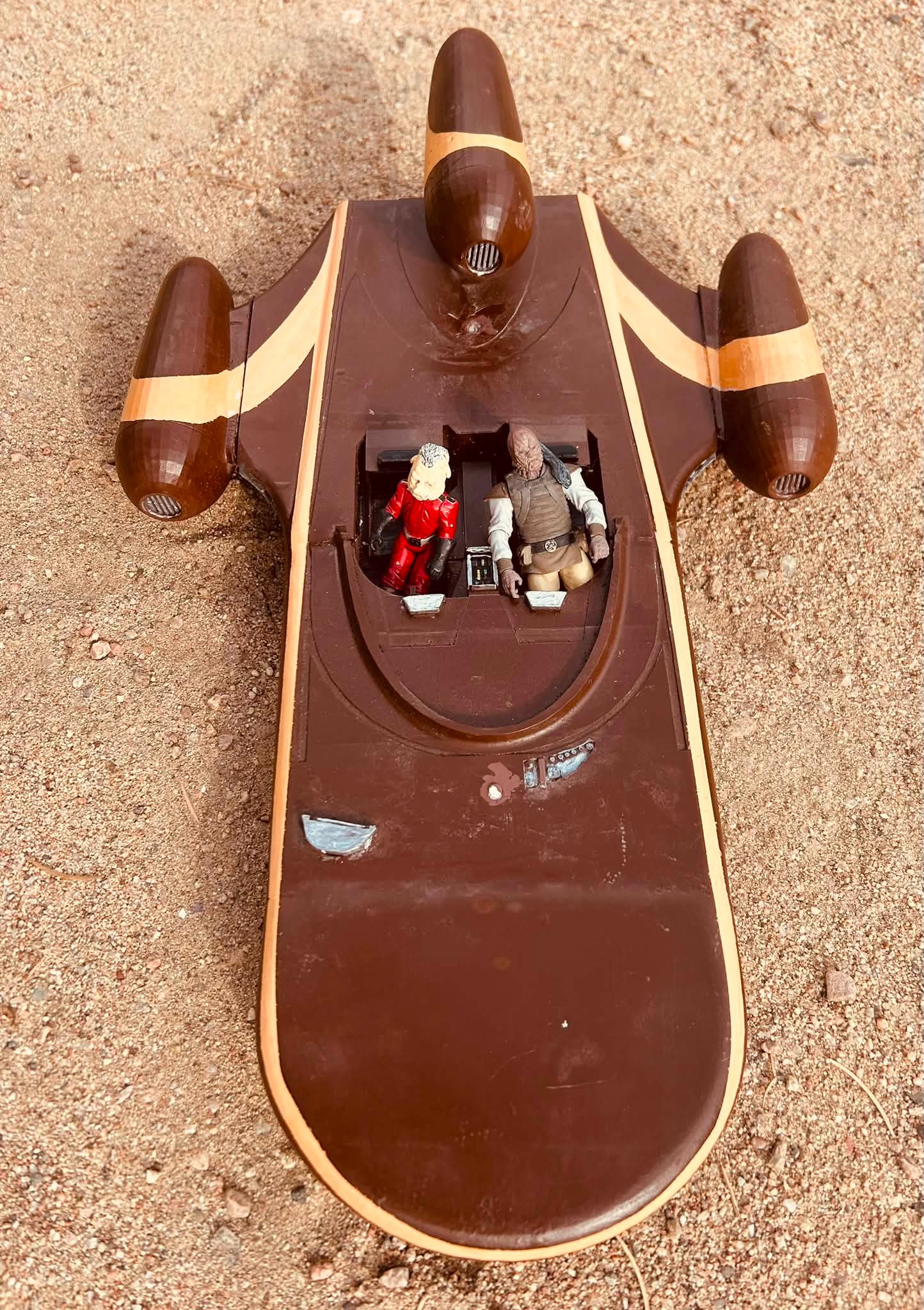 Customized Mos Eisley SoruSuub X-35 landspeeder model