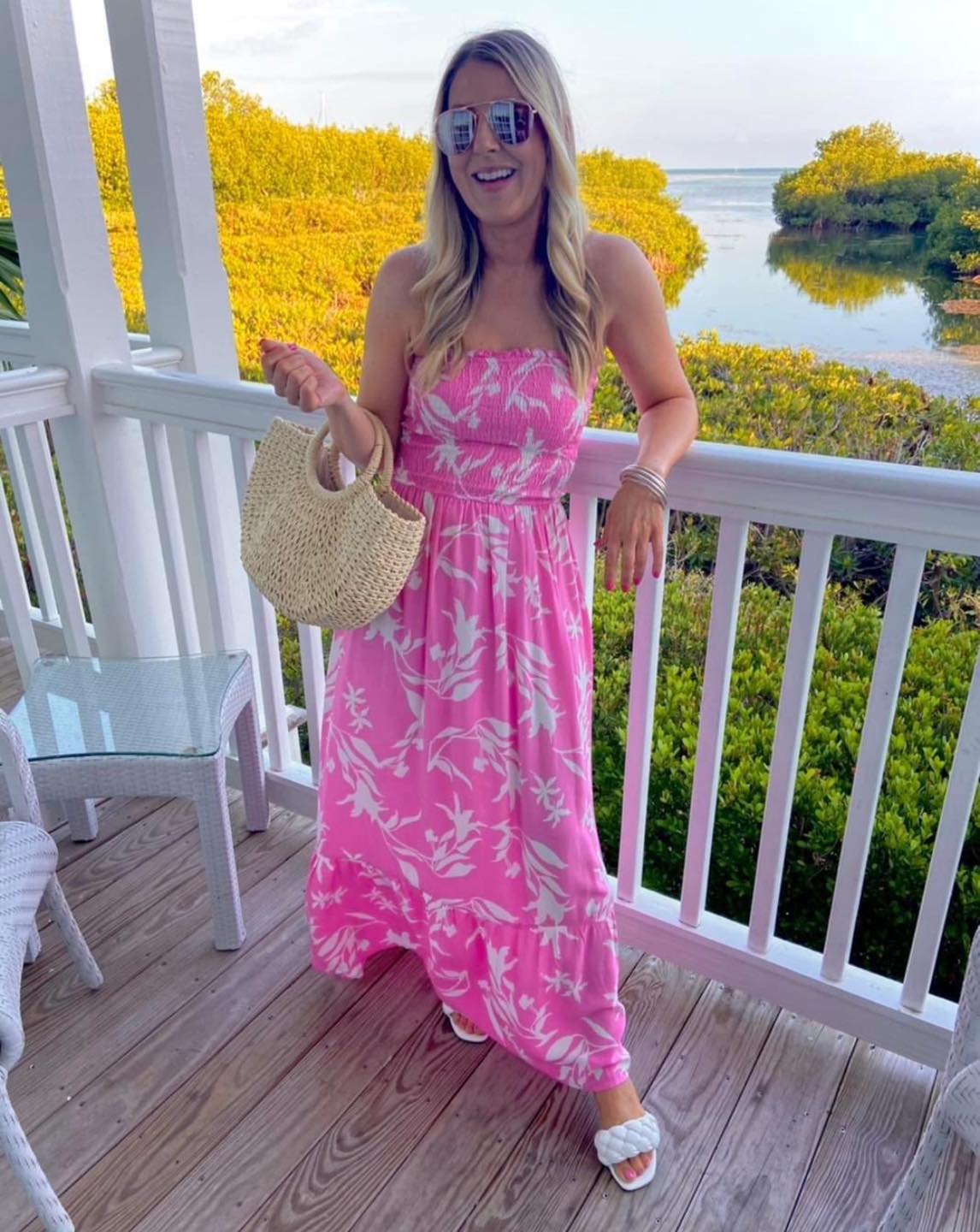 This is the perfect bodycon maxi dress! I LOVE the button detail and the slit in the back! 40% OFF!!🔗👇