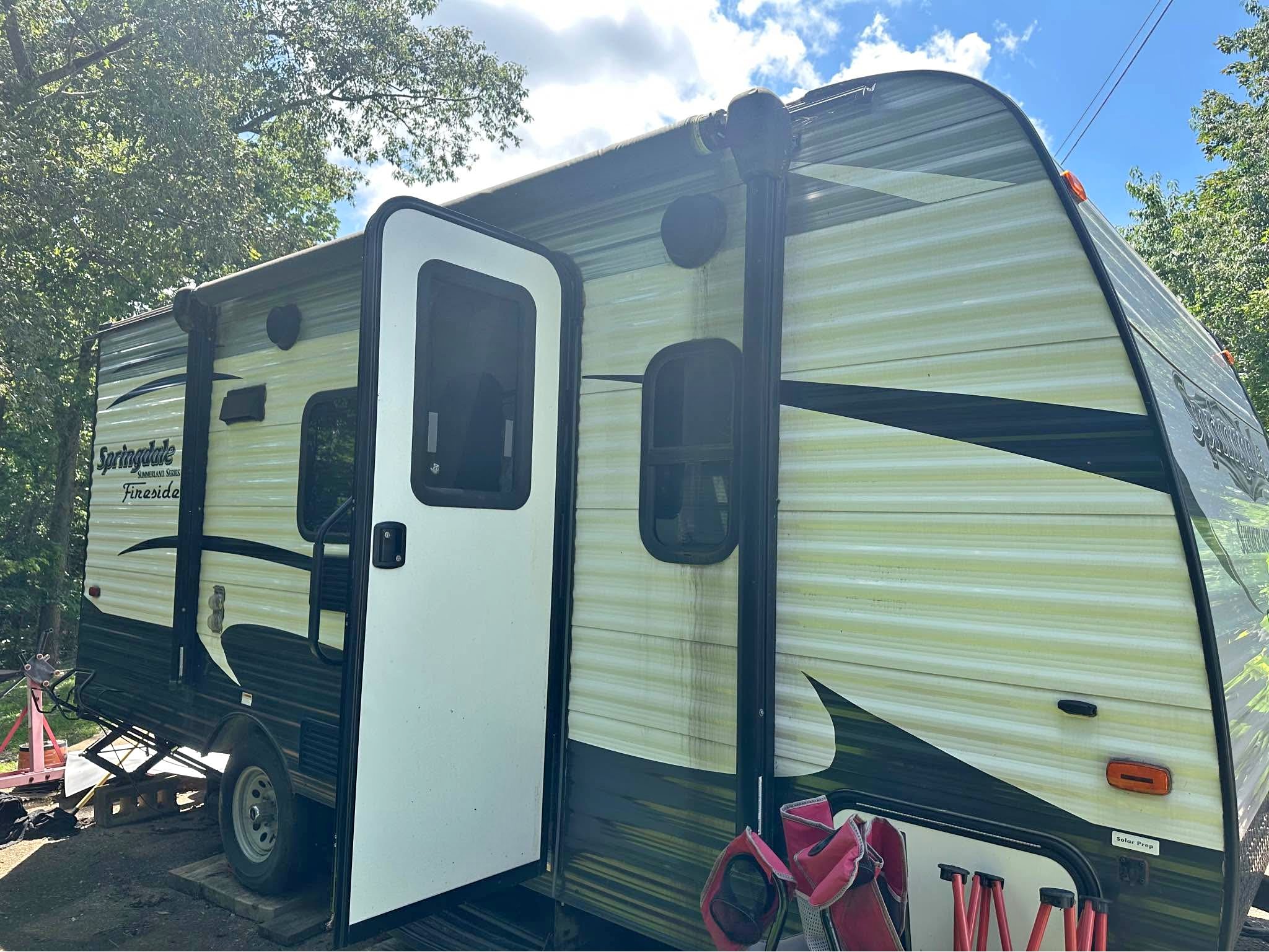 2017 Springdale Fireside 18’ camper - RVs & Campers - New Martinsville ...
