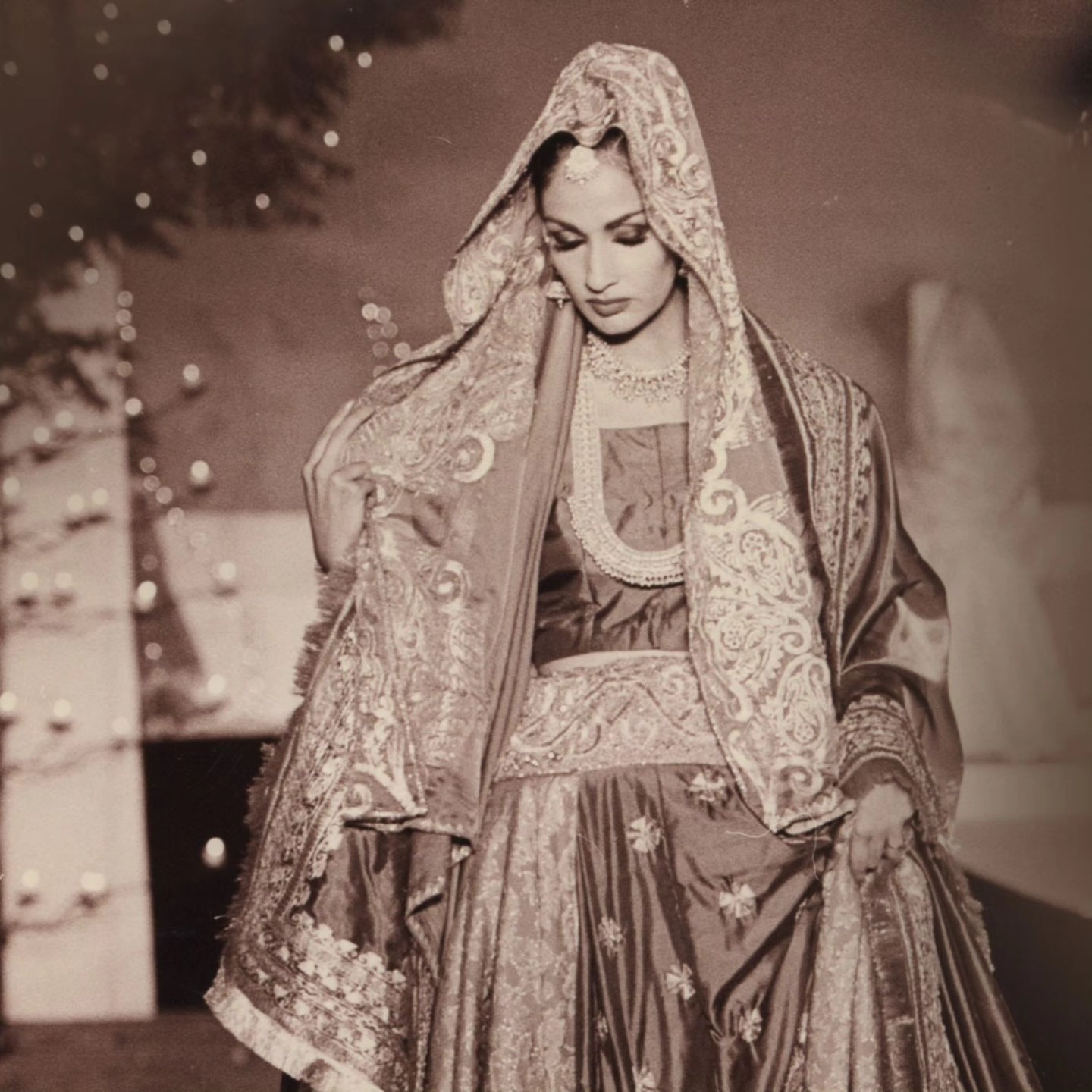 Experience the Magnificence of the Ritu Beri collection! . . #rituberidesigns #designer #rituberi #ritubericollection #weddingdress #weddingoutfit #lehnga #bridal