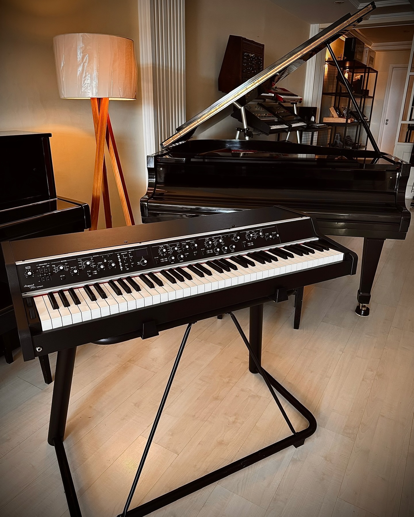Classic - LEGEND 70s Compact Viscount . Modular Stage Piano . é um