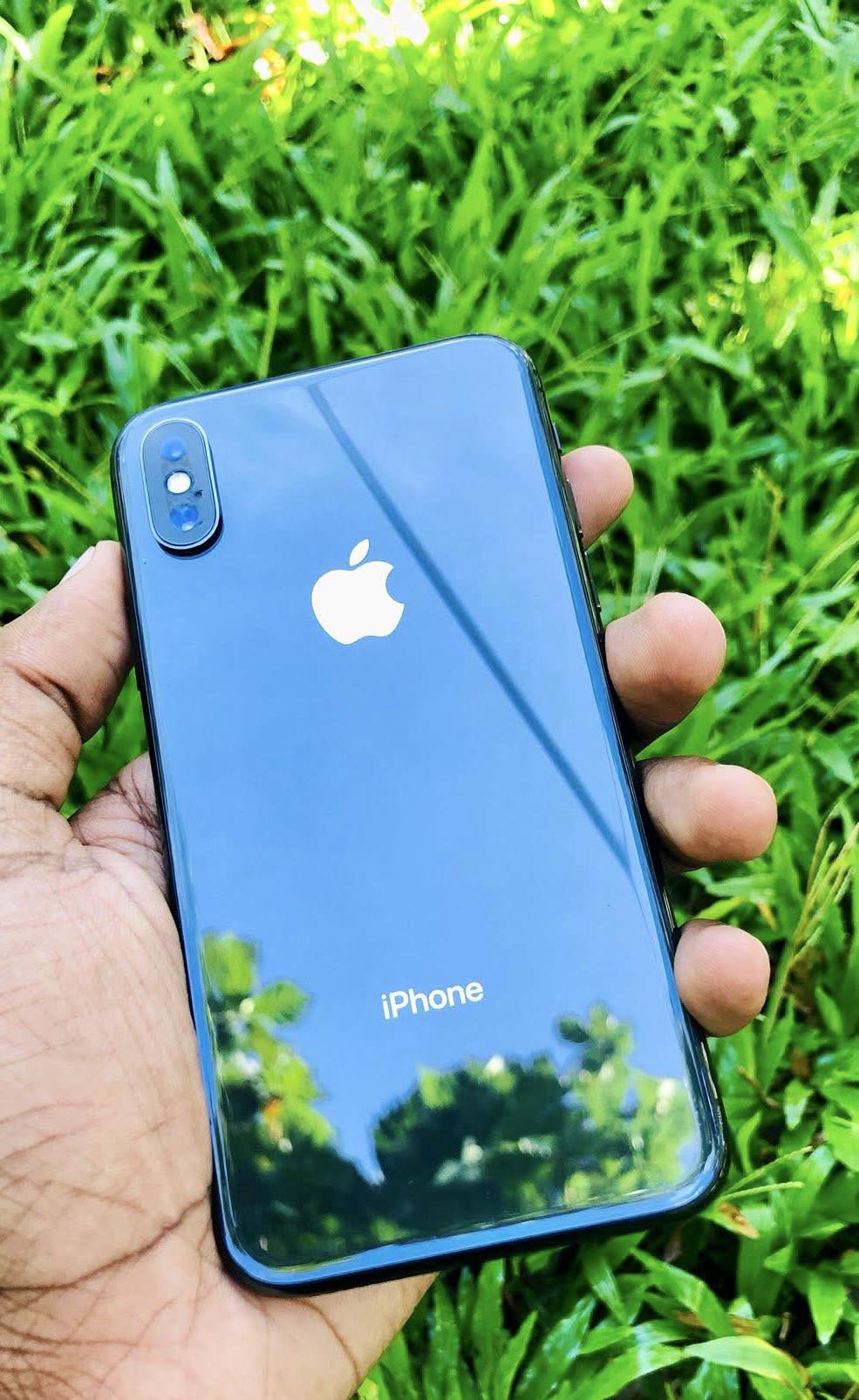 IPHONE X ❄️256GB space ❄️clear cameras 🎥 ❄️Face ID working