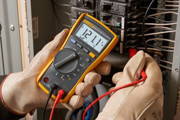 FLUKE 115 Technicians Digital... - Test Instruments Pakistan