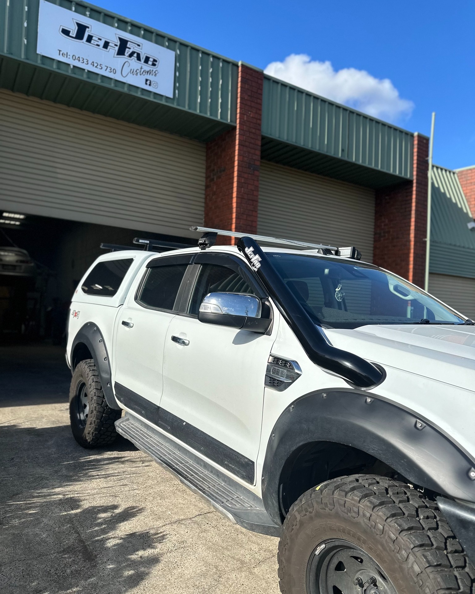 JefFab Customs - This Ford Ranger is looking mint with its... | Facebook
