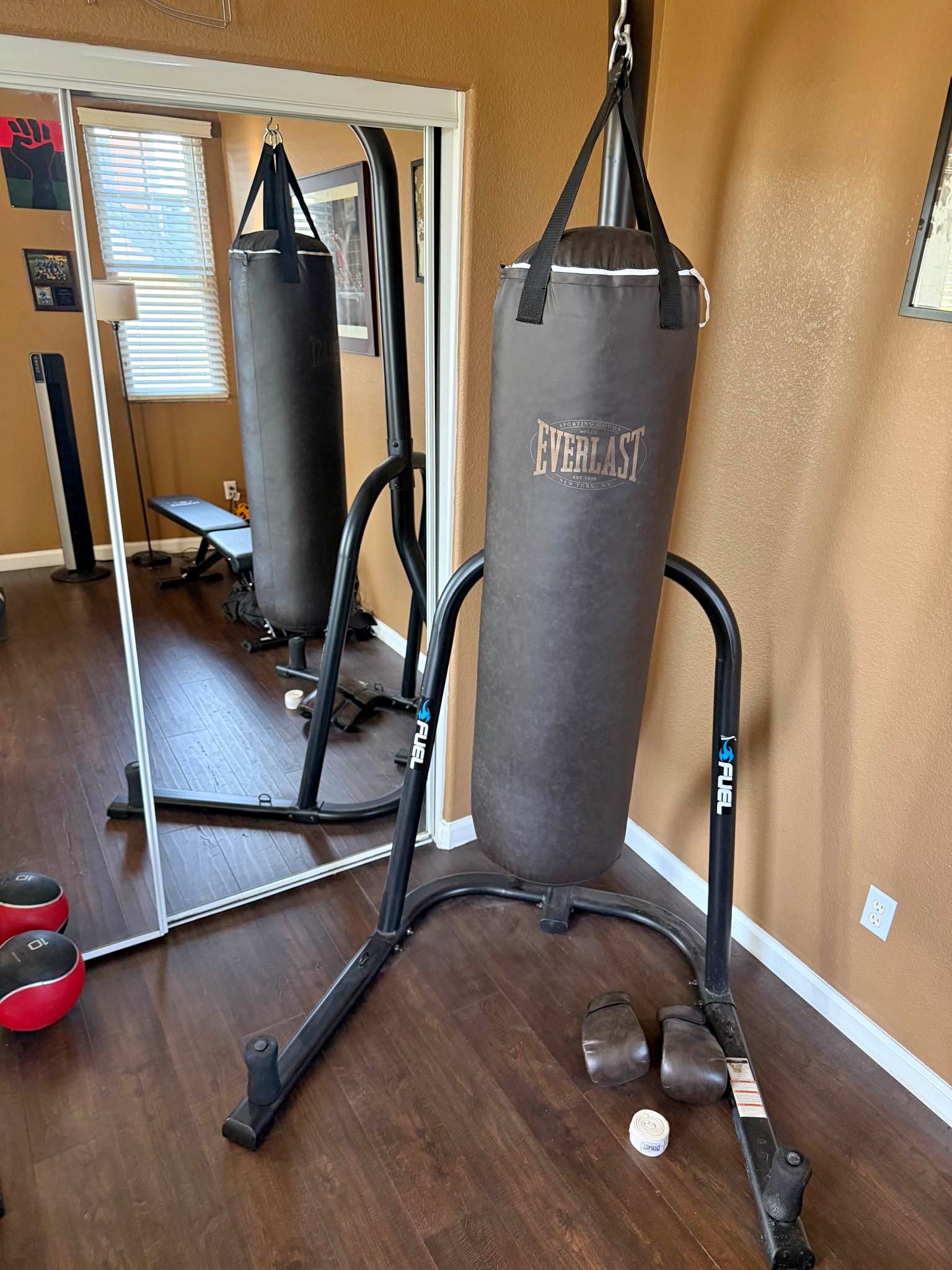 新品・中古のEverlast サンドバッグ販売 | Facebook Marketplace