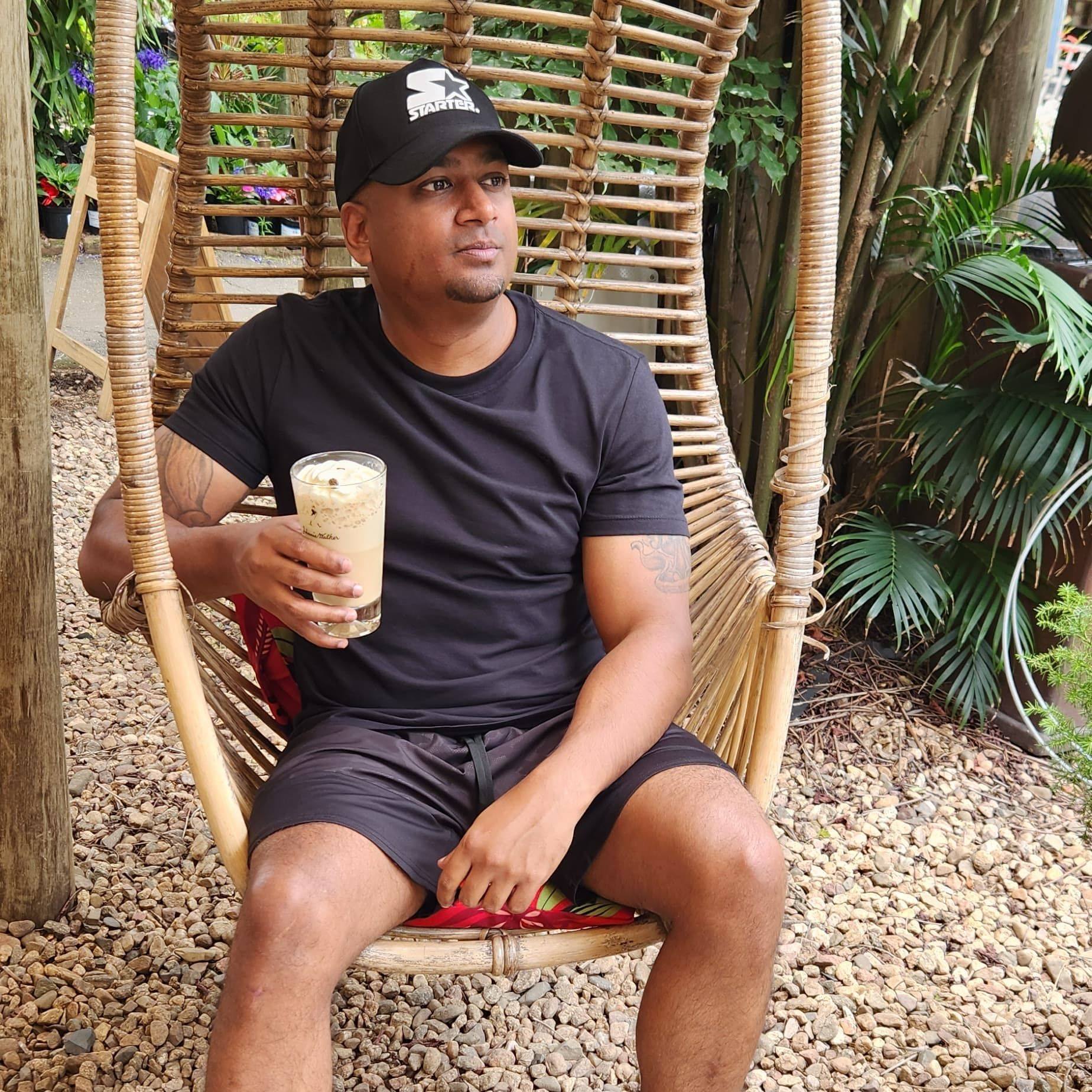 We're all for the R&B vibes @oldschoolrnbrunch @thevilla_dbn Chilled ...