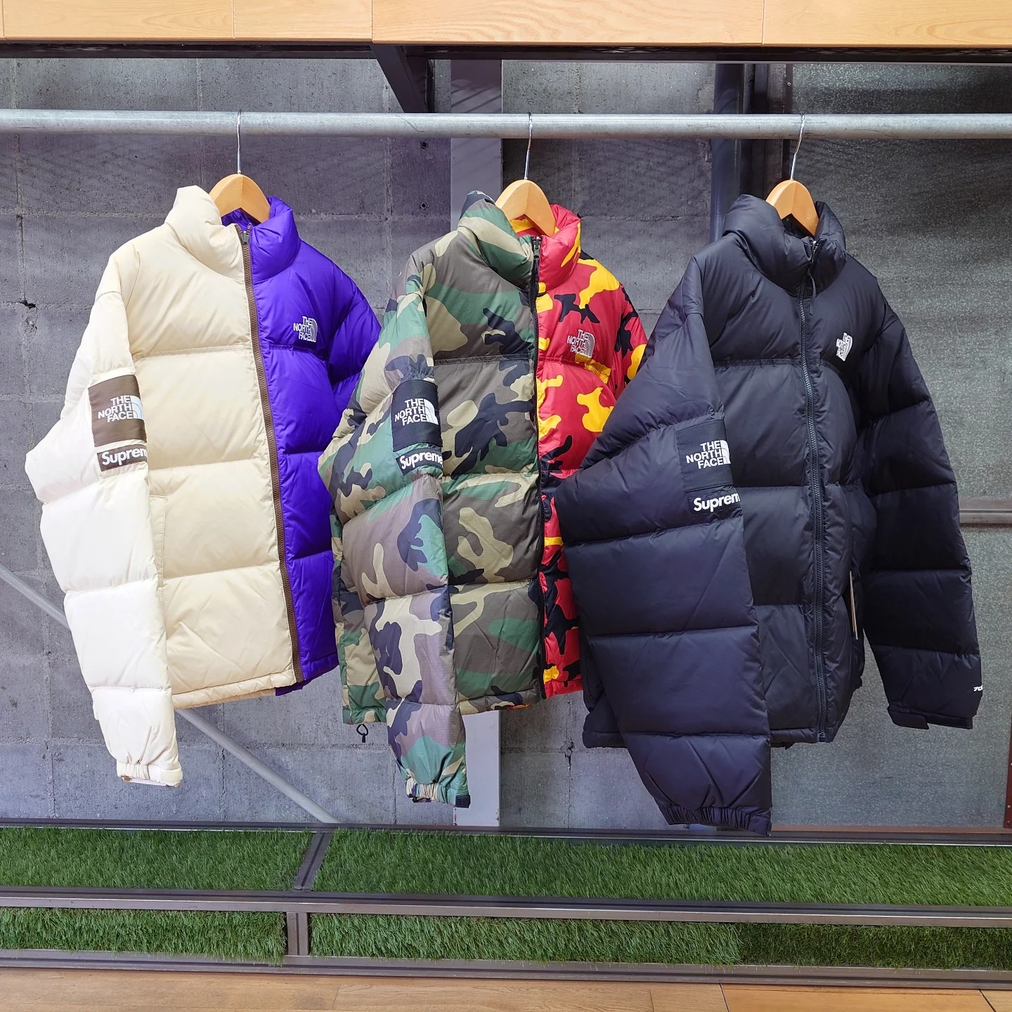 Supreme】 Supreme®/The North Face® Split Nuptse Jacket ・ 毎回 