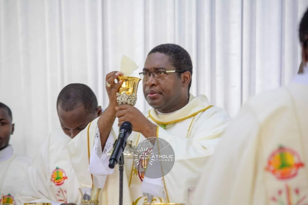 Fr. Cross - Awww someone asked me why Catholics are also... | Facebook
