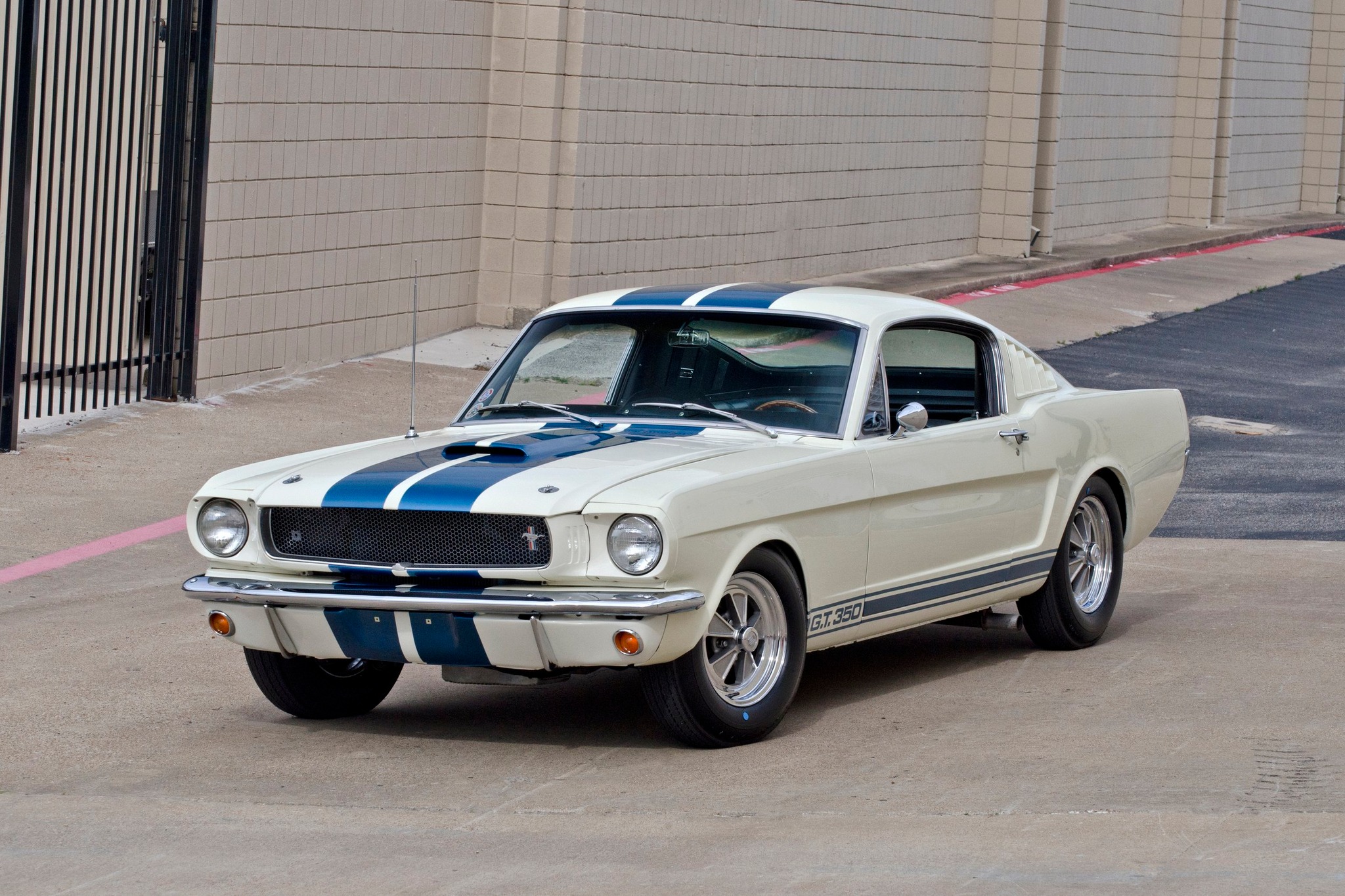 Proauto - On March 18, 1965, the Shelby GT350 Mustang made its public ...
