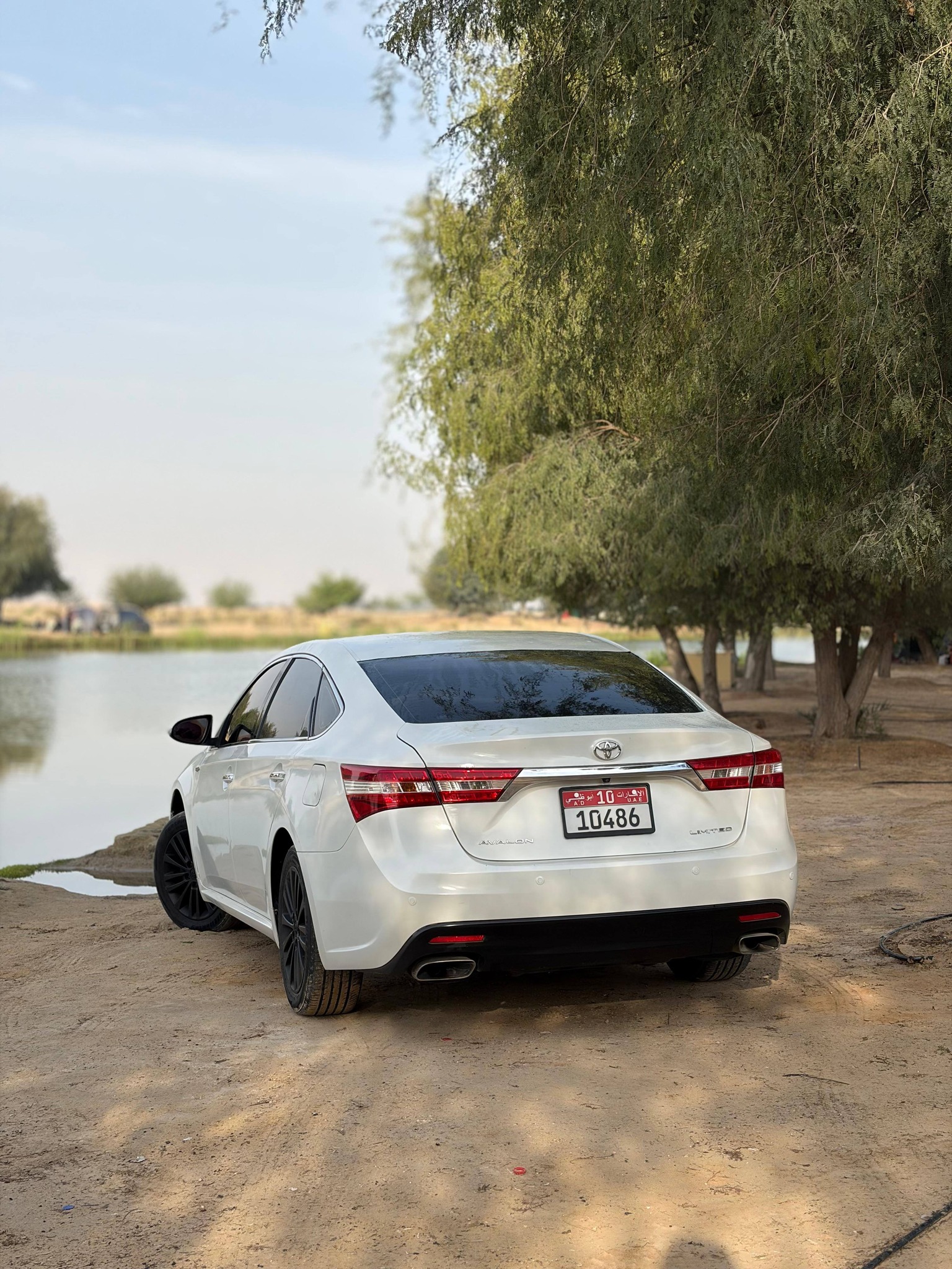 TOYOTA_Avalon_Limited Model 2013 GCC Specs) Full option: Keyless