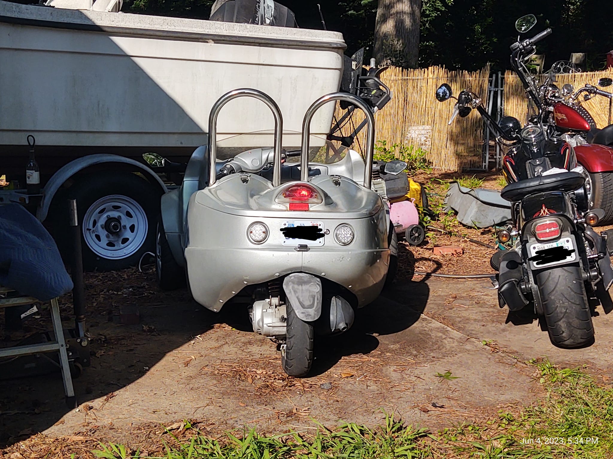 What speed can a 2-person motorcycle reach?