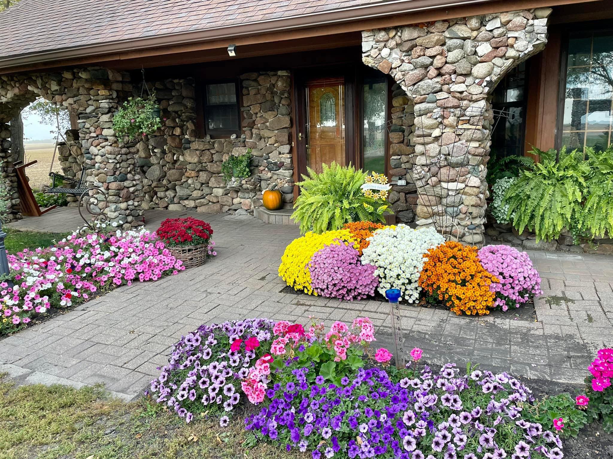 Sara J. Gack, age 57... - Nasinec Funeral Home and Crematory | Facebook