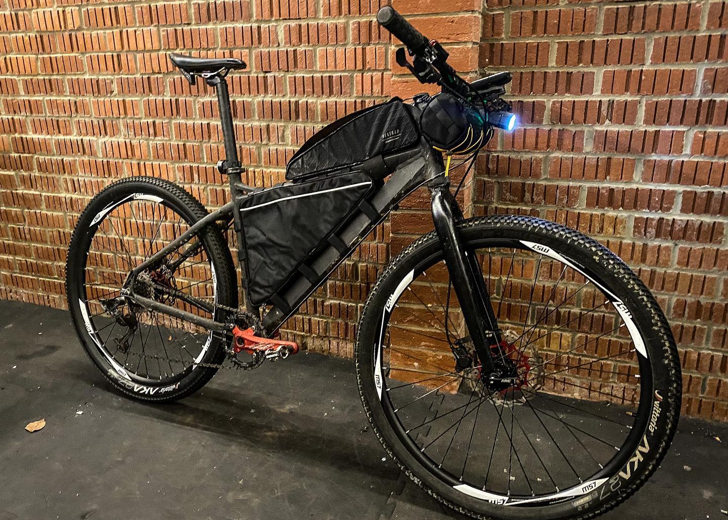cube e bike black eBike collection: Surface Sink Accessories Color:Lila LEADER FOX Arran 27,5