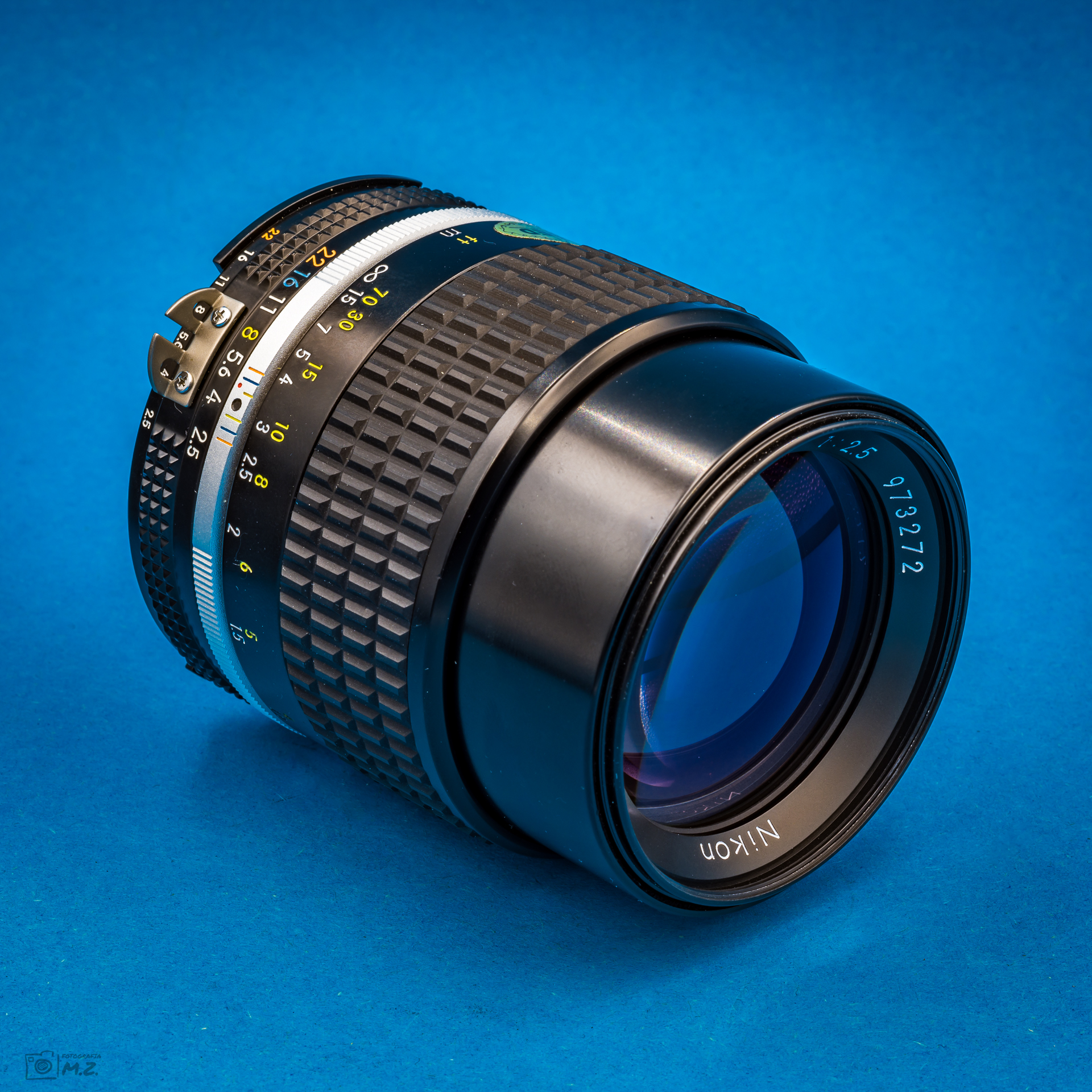 Nikkor 105mm f/2.5 AI-S lens review on Nikon Z6II